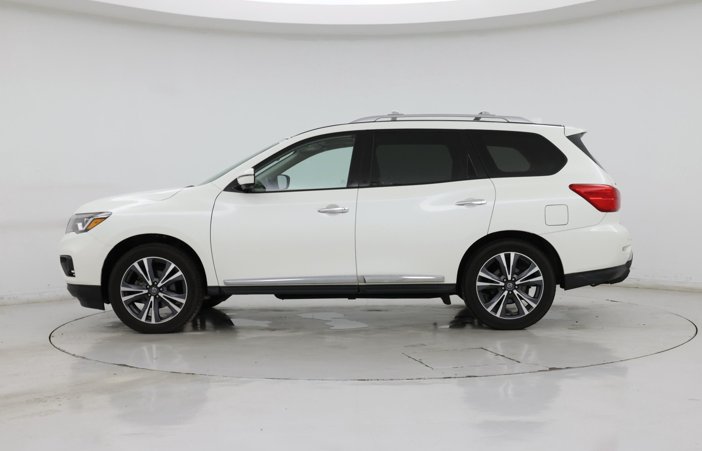 Thumbnail: 2020 Nissan Pathfinder - 3