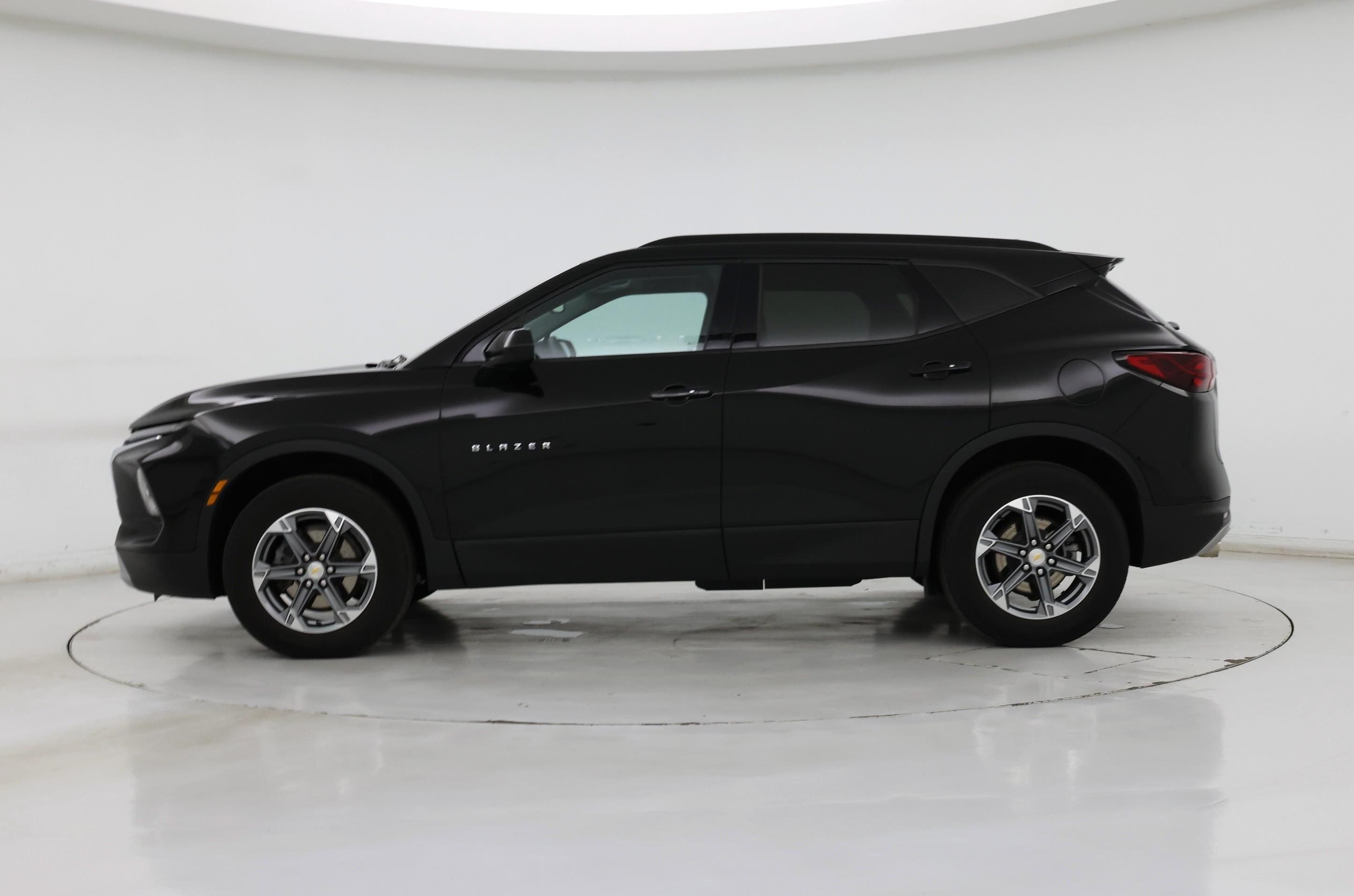 Thumbnail: 2023 Chevrolet Blazer - 3