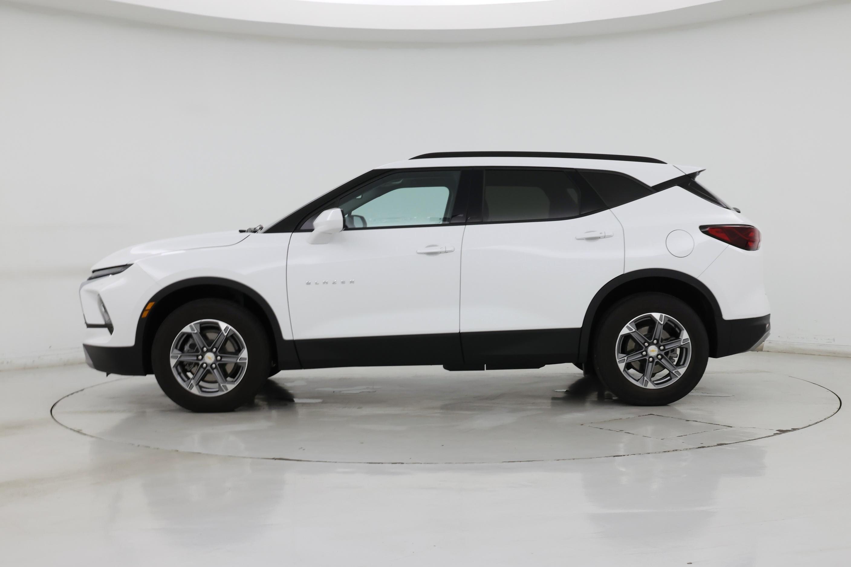 Thumbnail: 2023 Chevrolet Blazer - 3