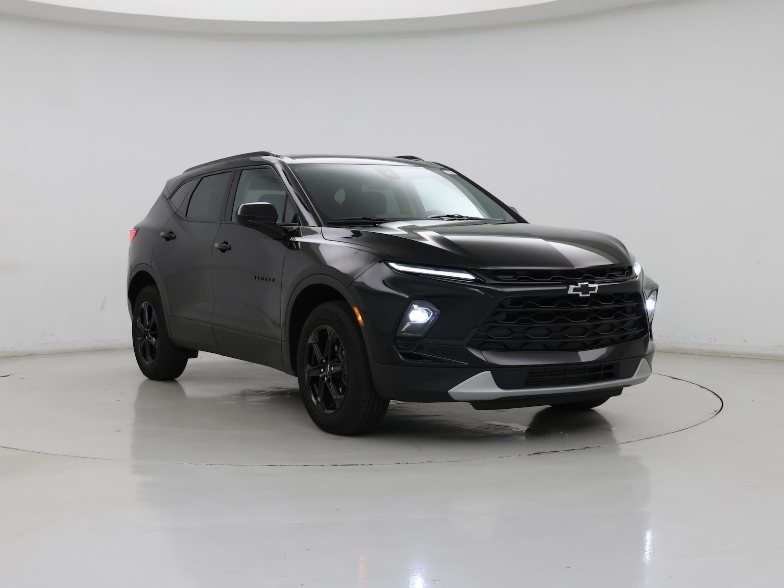Image 2 of 2023 Chevrolet Blazer 2LT