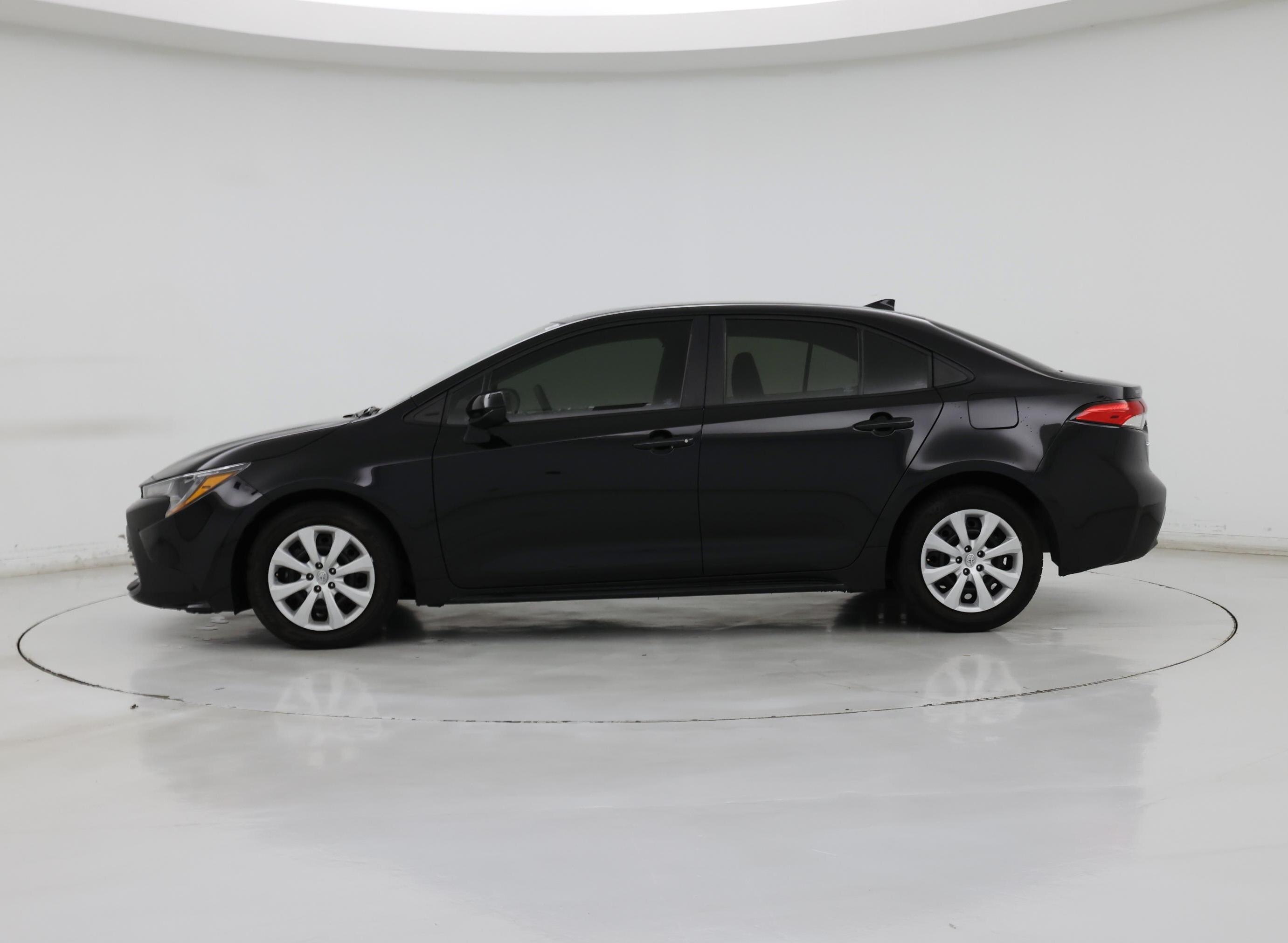 Thumbnail: 2023 Toyota Corolla - 3