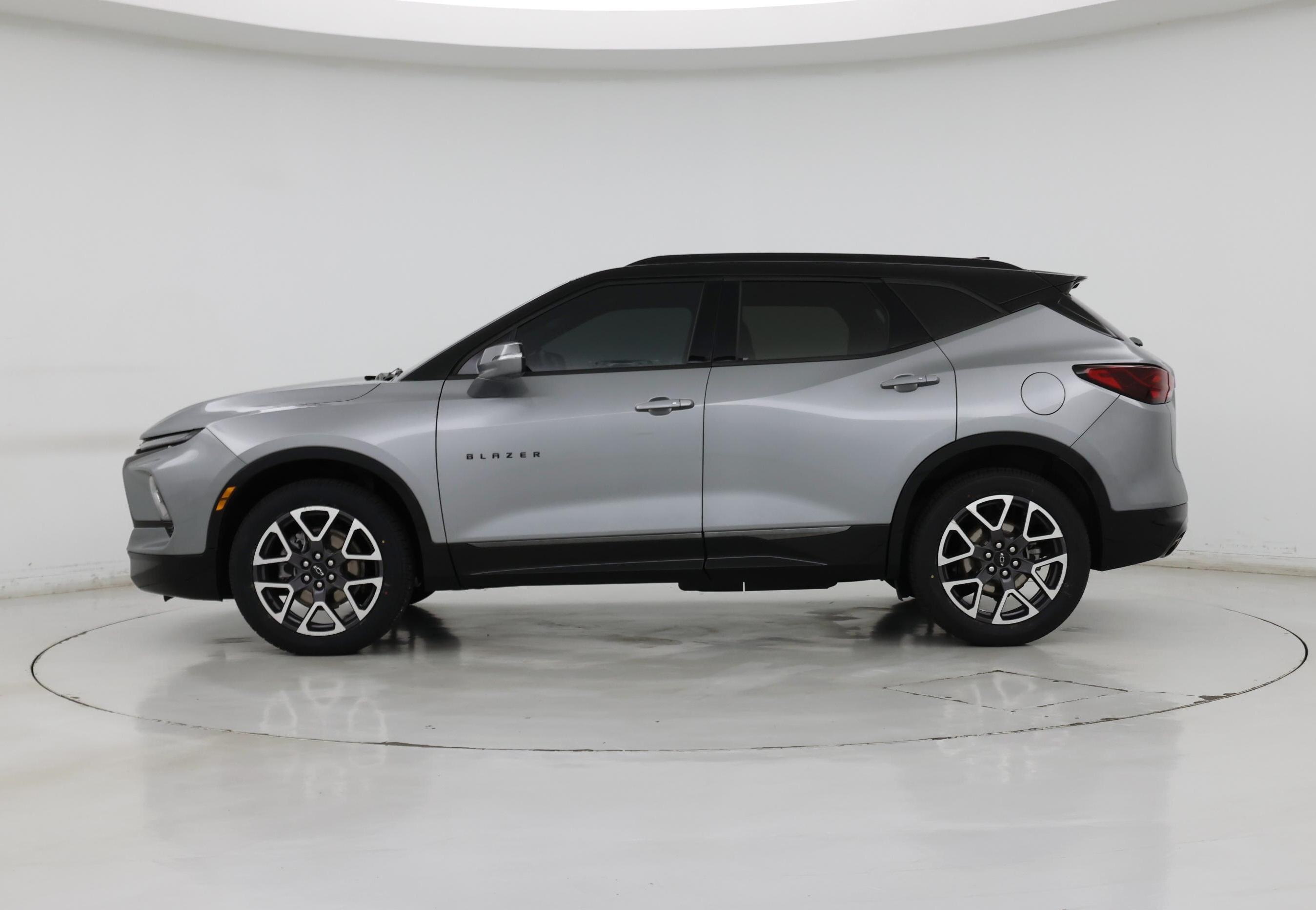 Thumbnail: 2023 Chevrolet Blazer - 3