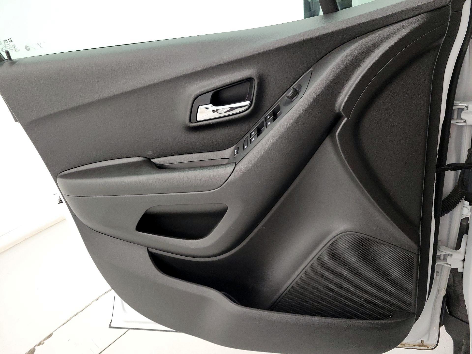 Thumbnail: 2021 Chevrolet Trax - 12