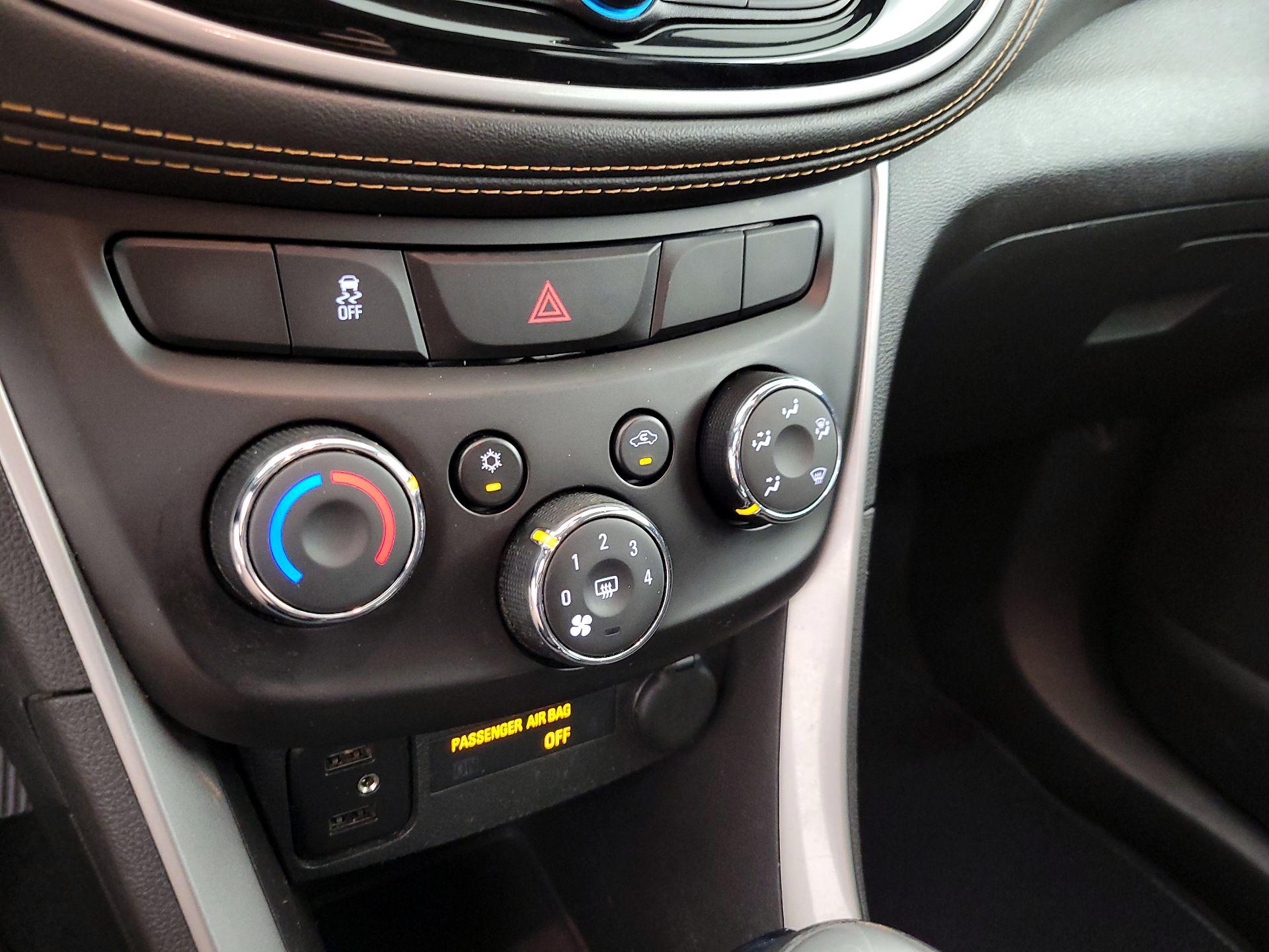 Thumbnail: 2021 Chevrolet Trax - 16