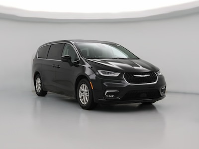 Black 2023 Chrysler Pacifica Touring L