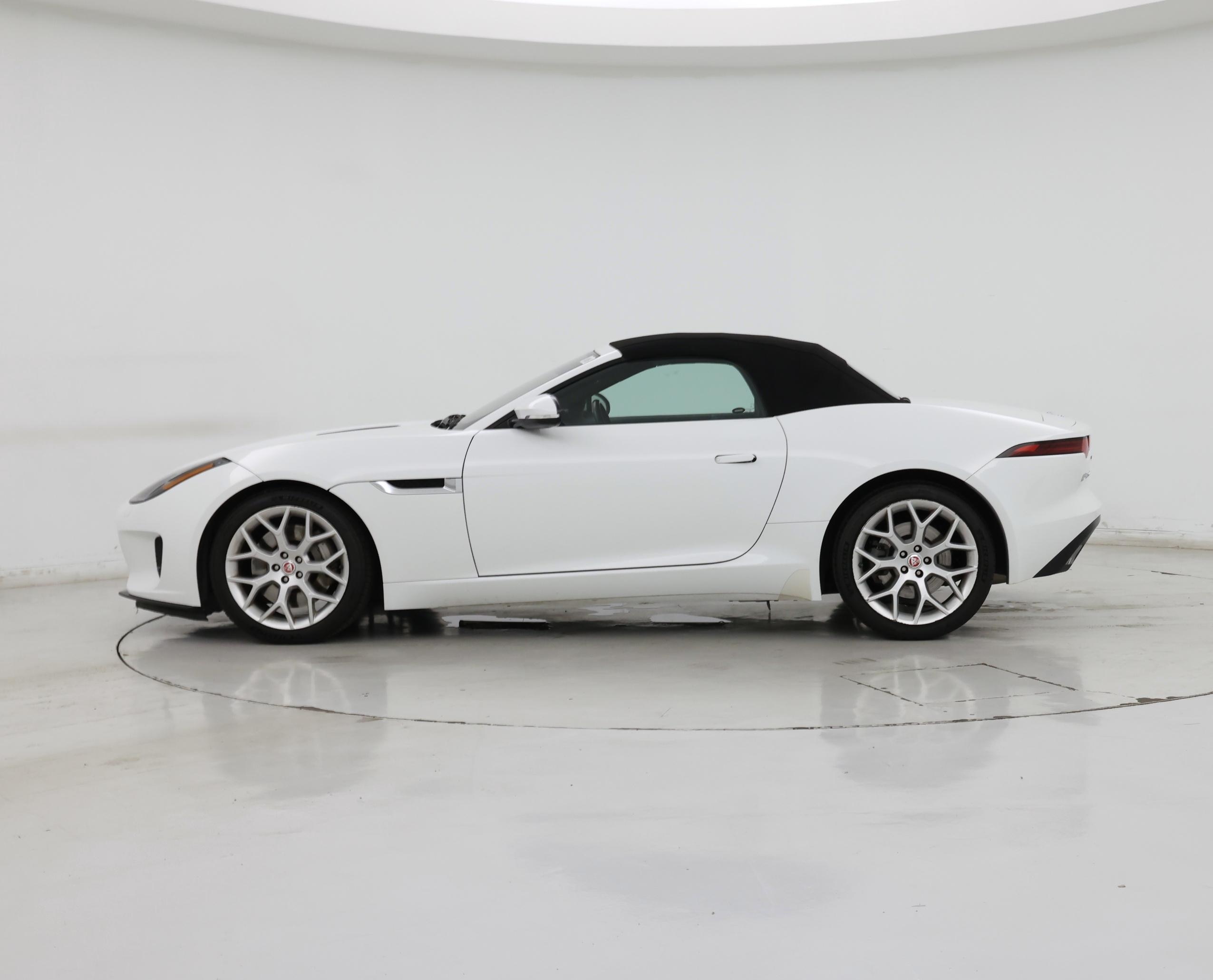 Thumbnail: 2018 Jaguar F-Type - 3