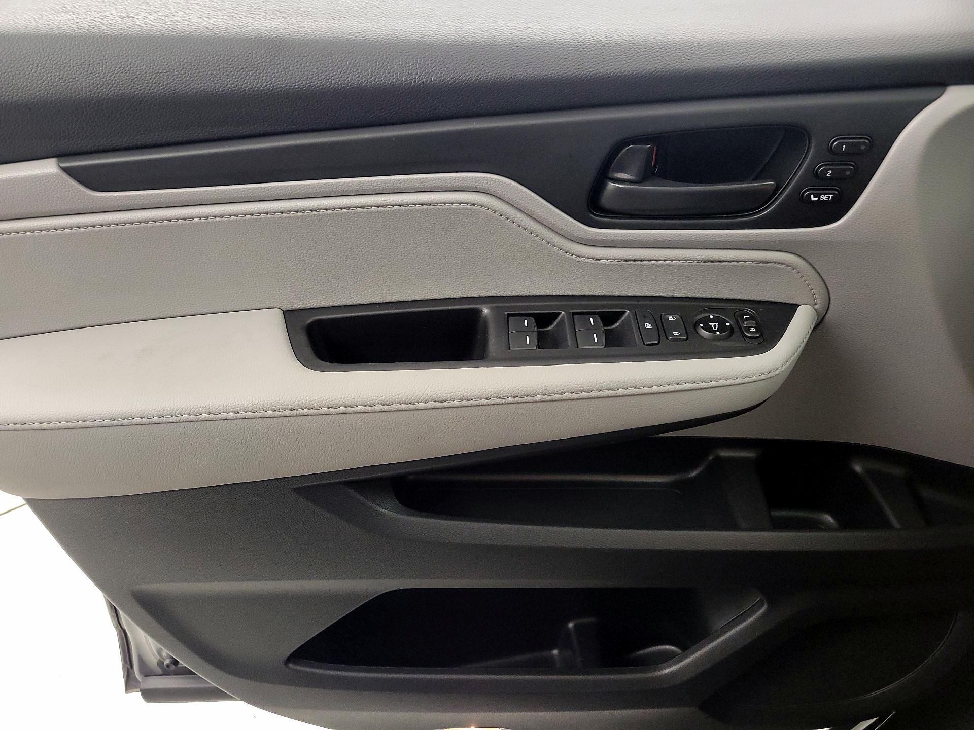 Thumbnail: 2019 Honda Odyssey - 12