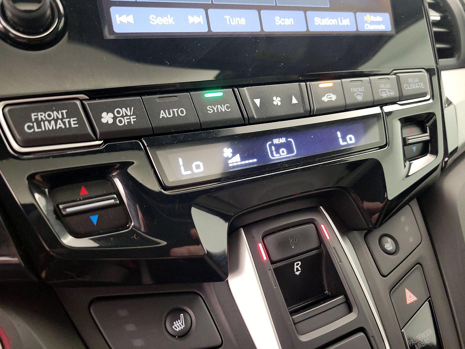 Thumbnail: 2019 Honda Odyssey - 16