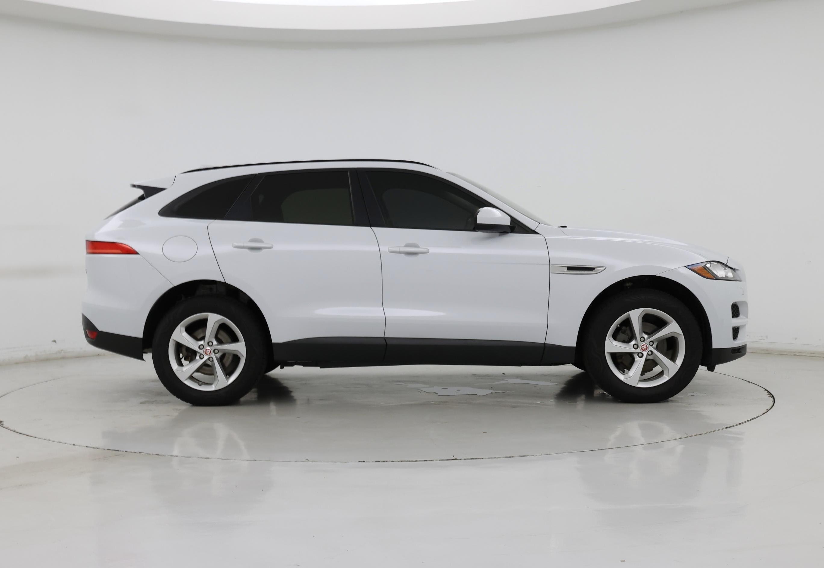Thumbnail: 2018 Jaguar F-Pace - 7
