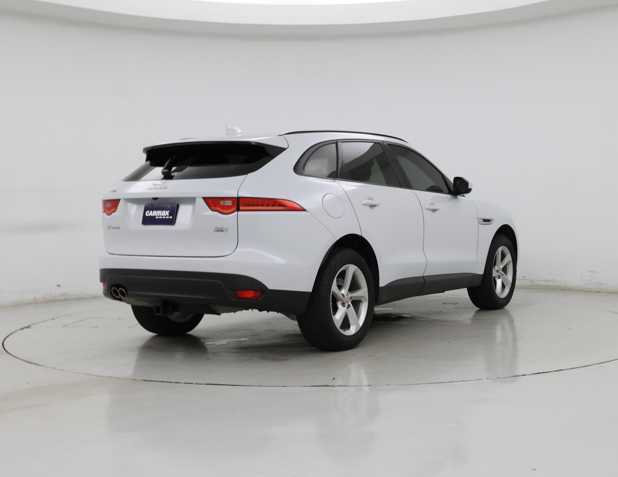 Thumbnail: 2018 Jaguar F-Pace - 8