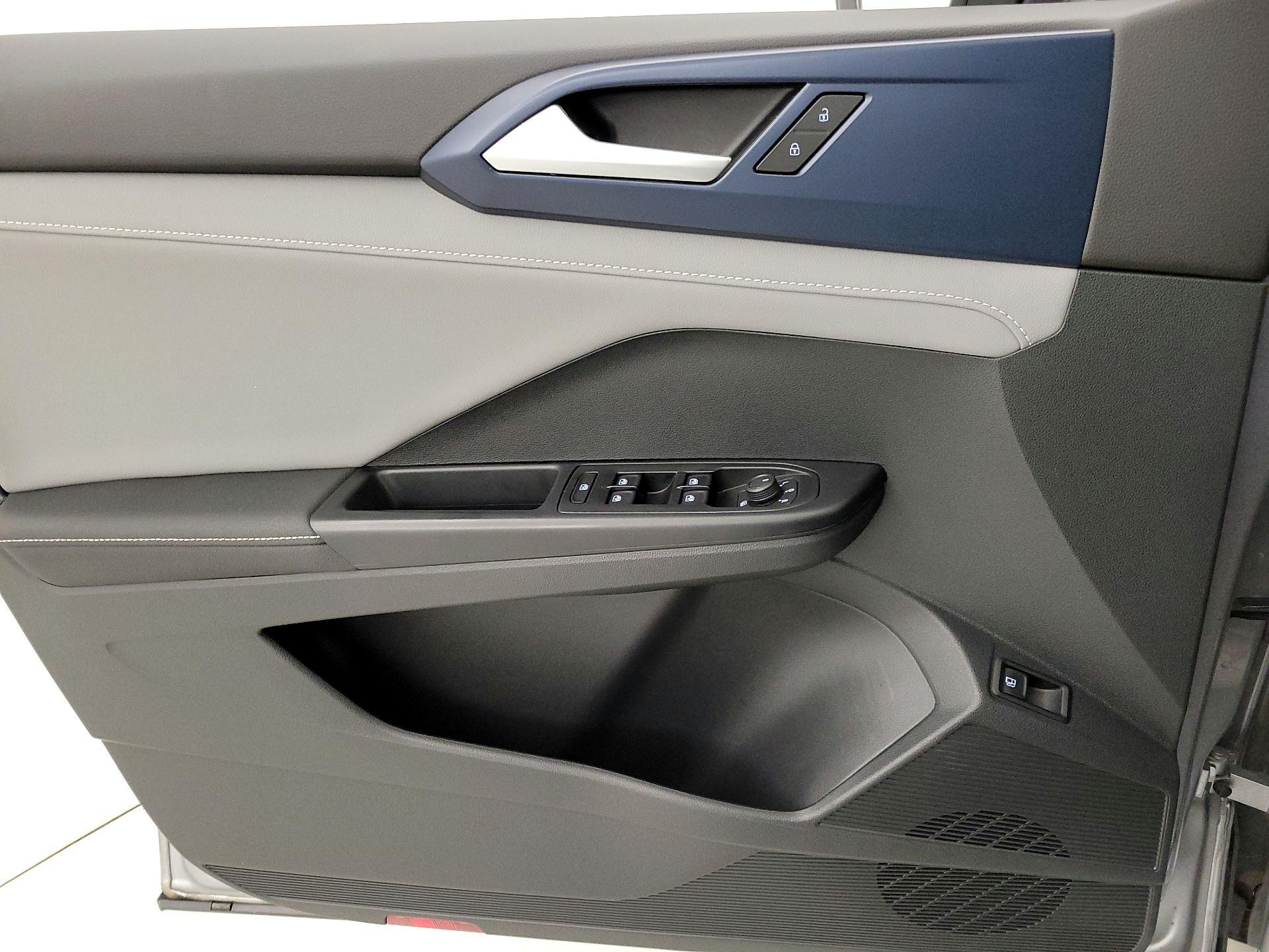 Thumbnail: 2024 Volkswagen Taos - 12