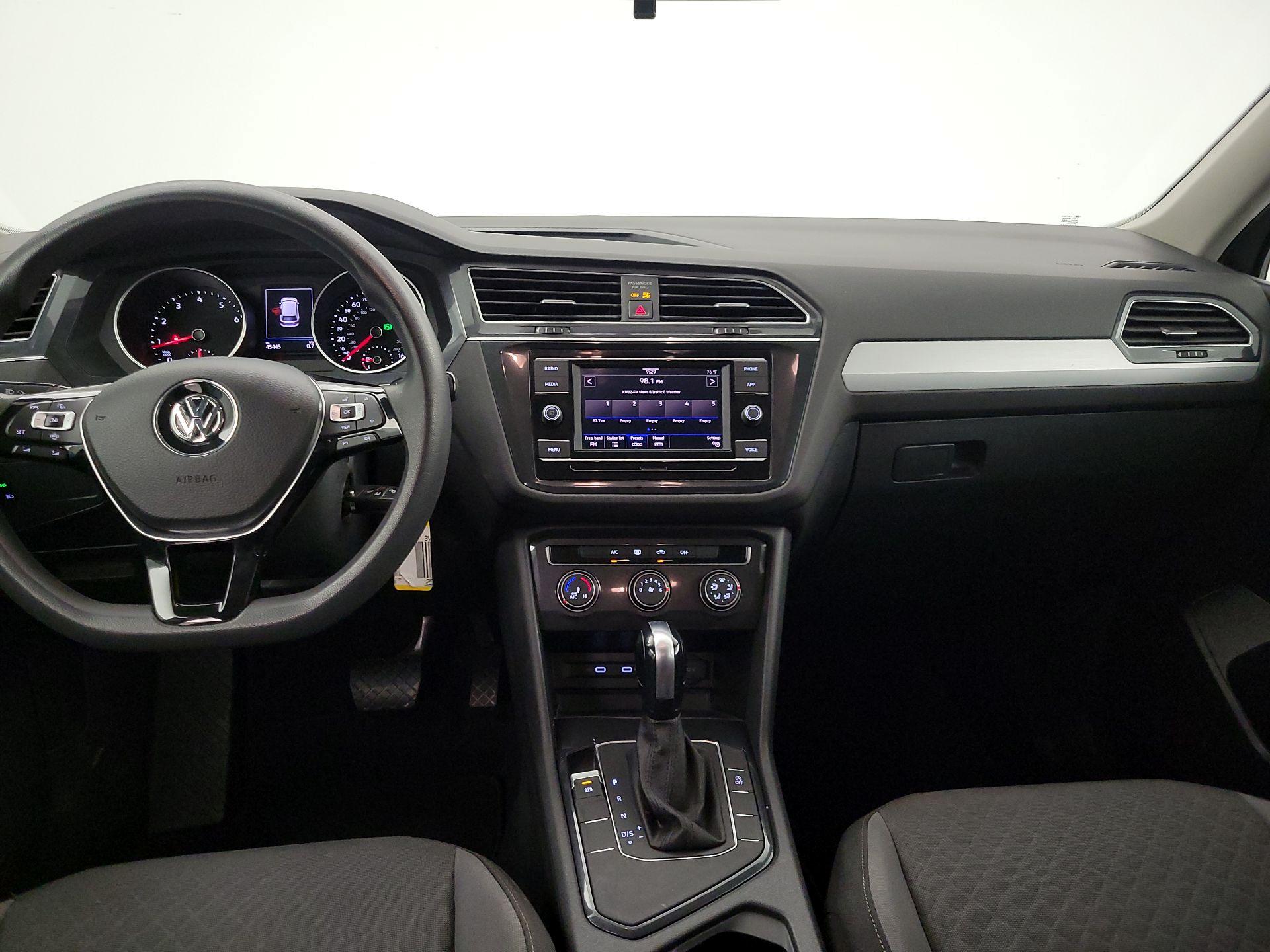 Thumbnail: 2020 Volkswagen Tiguan - 9