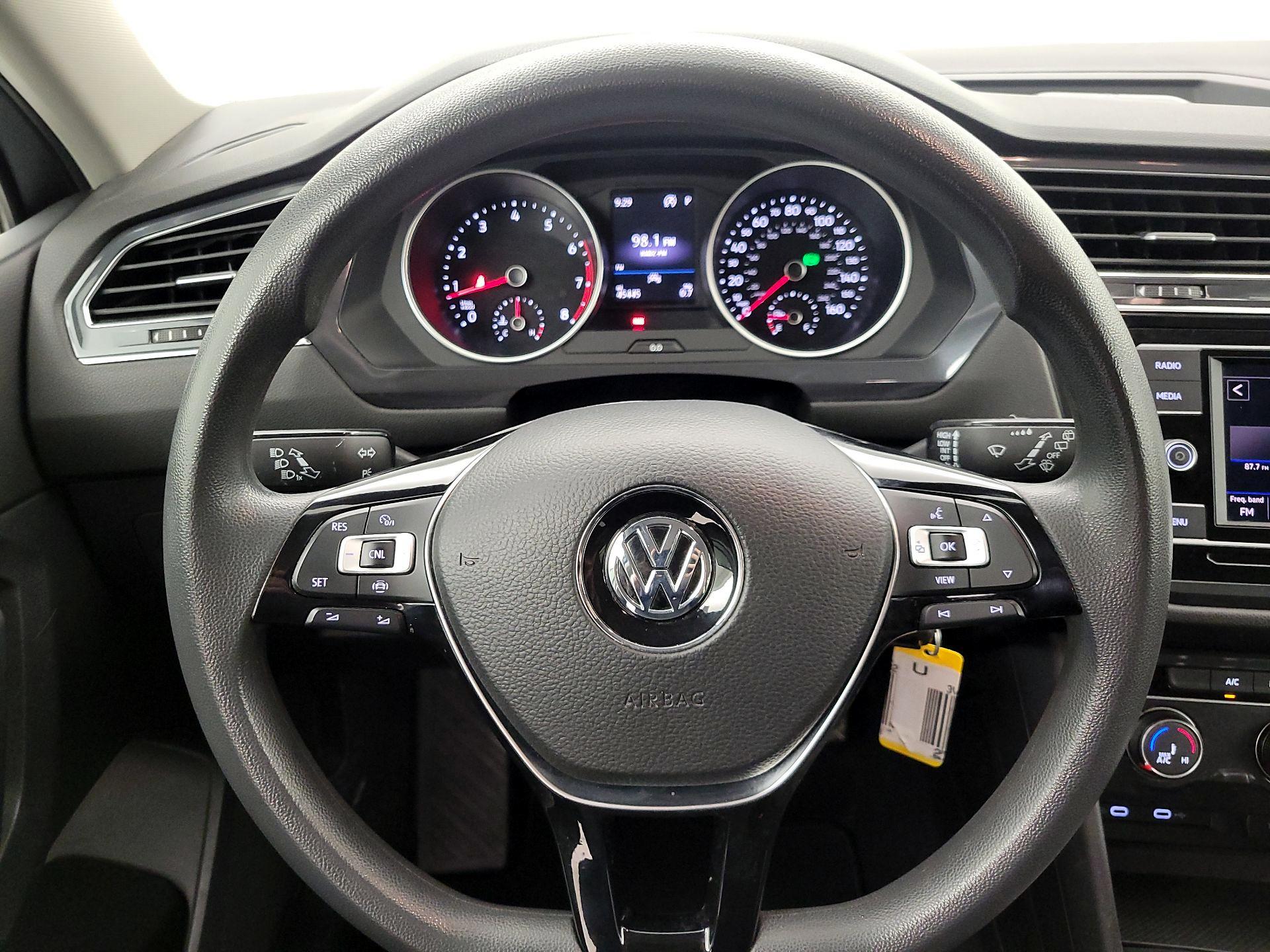 Thumbnail: 2020 Volkswagen Tiguan - 10