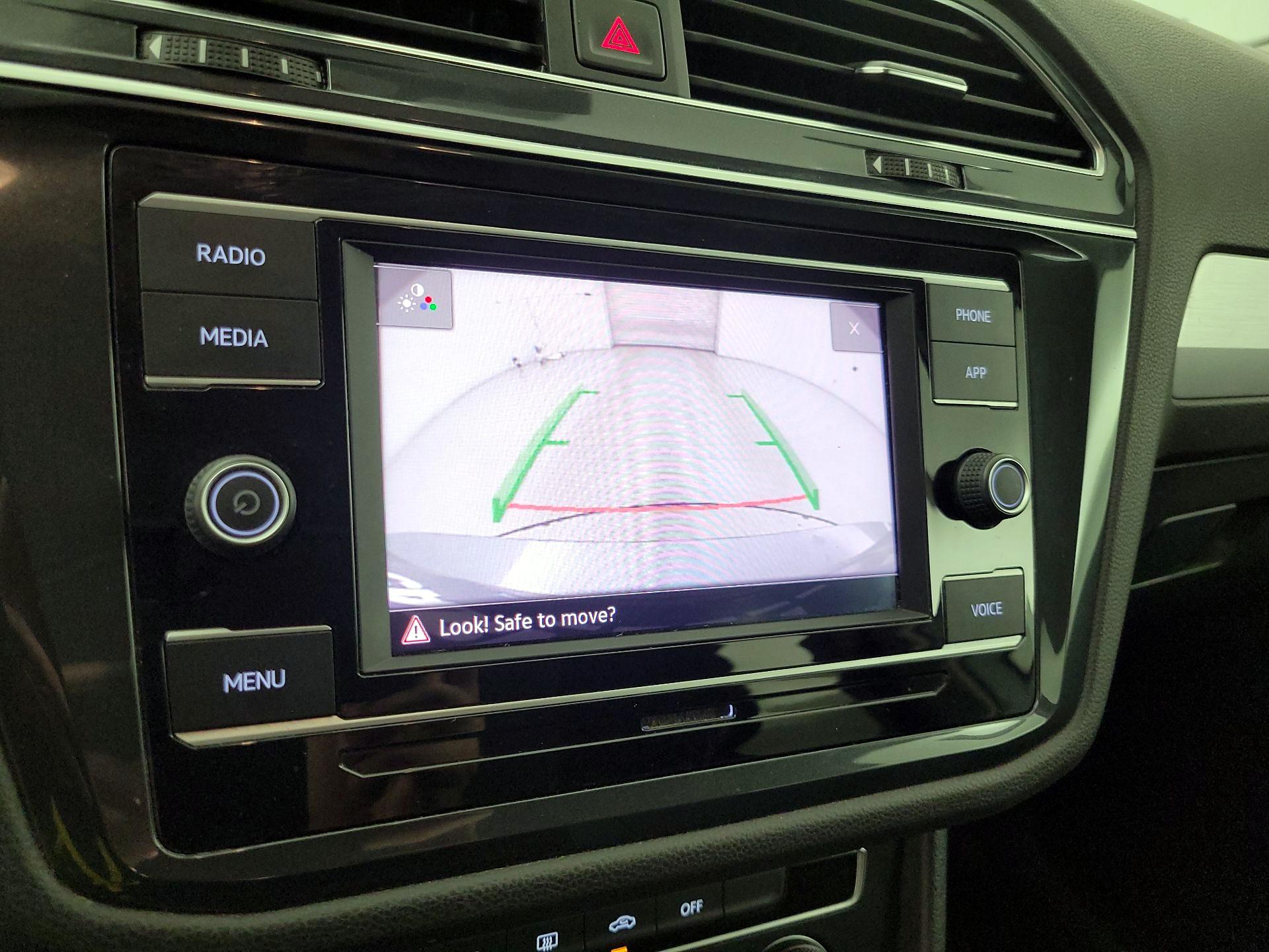Thumbnail: 2020 Volkswagen Tiguan - 14
