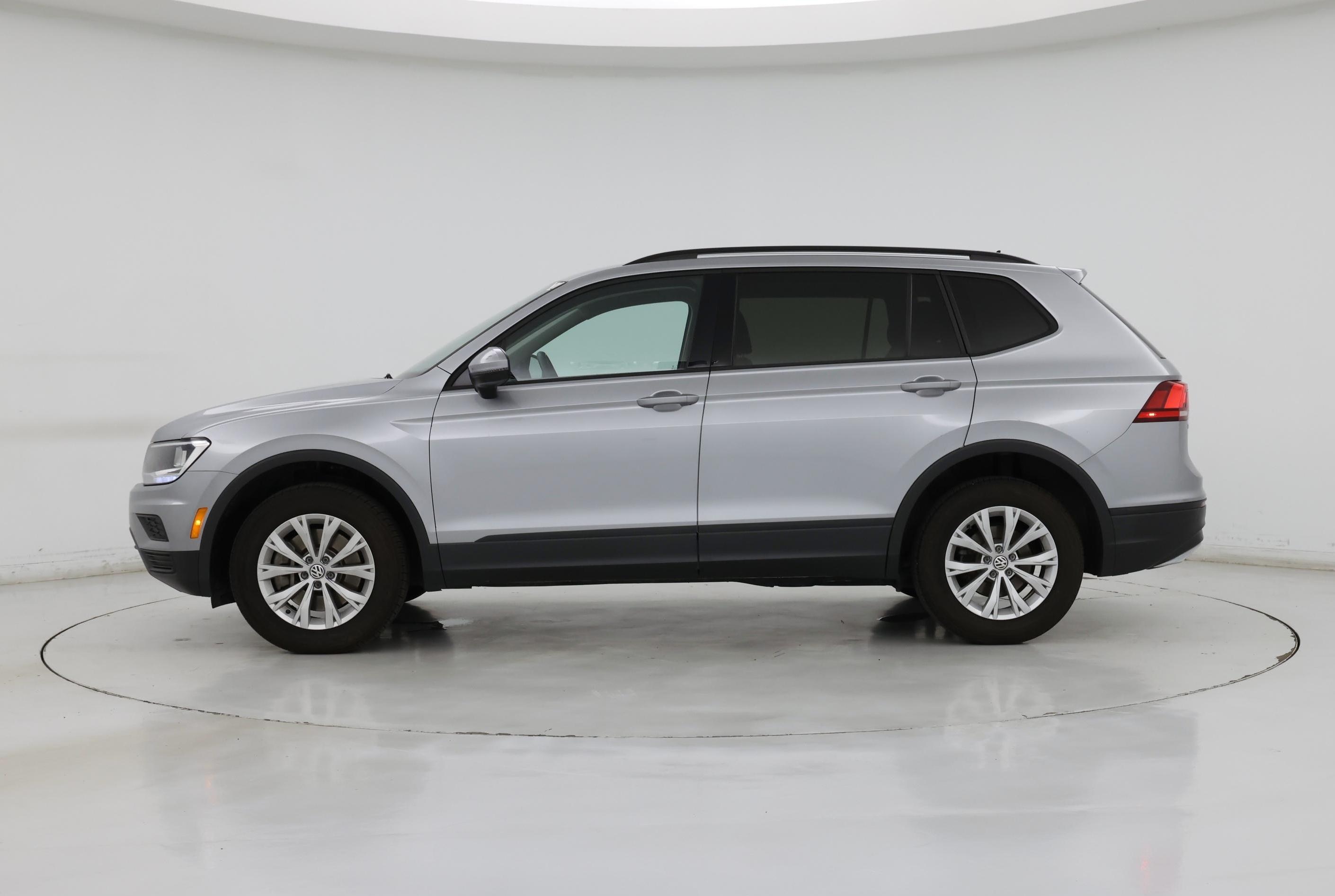 Thumbnail: 2020 Volkswagen Tiguan - 3