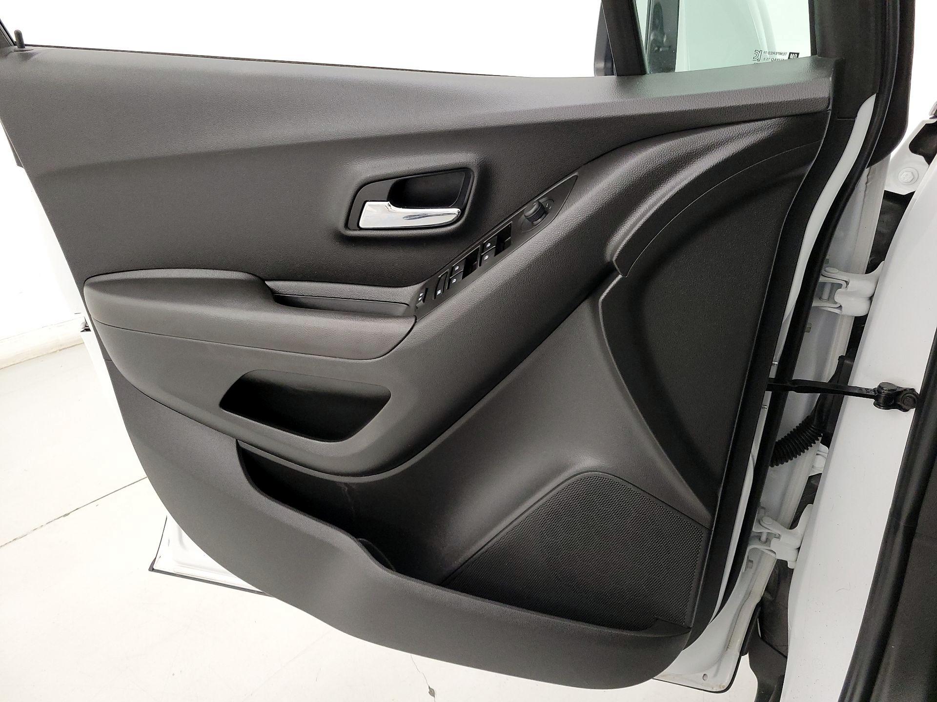 Thumbnail: 2020 Chevrolet Trax - 12