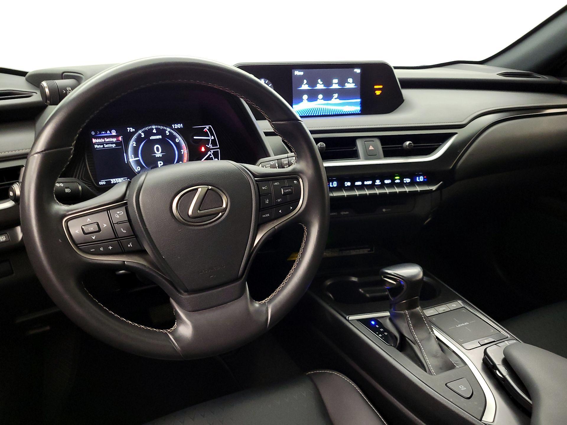 Thumbnail: 2022 Lexus UX - 9