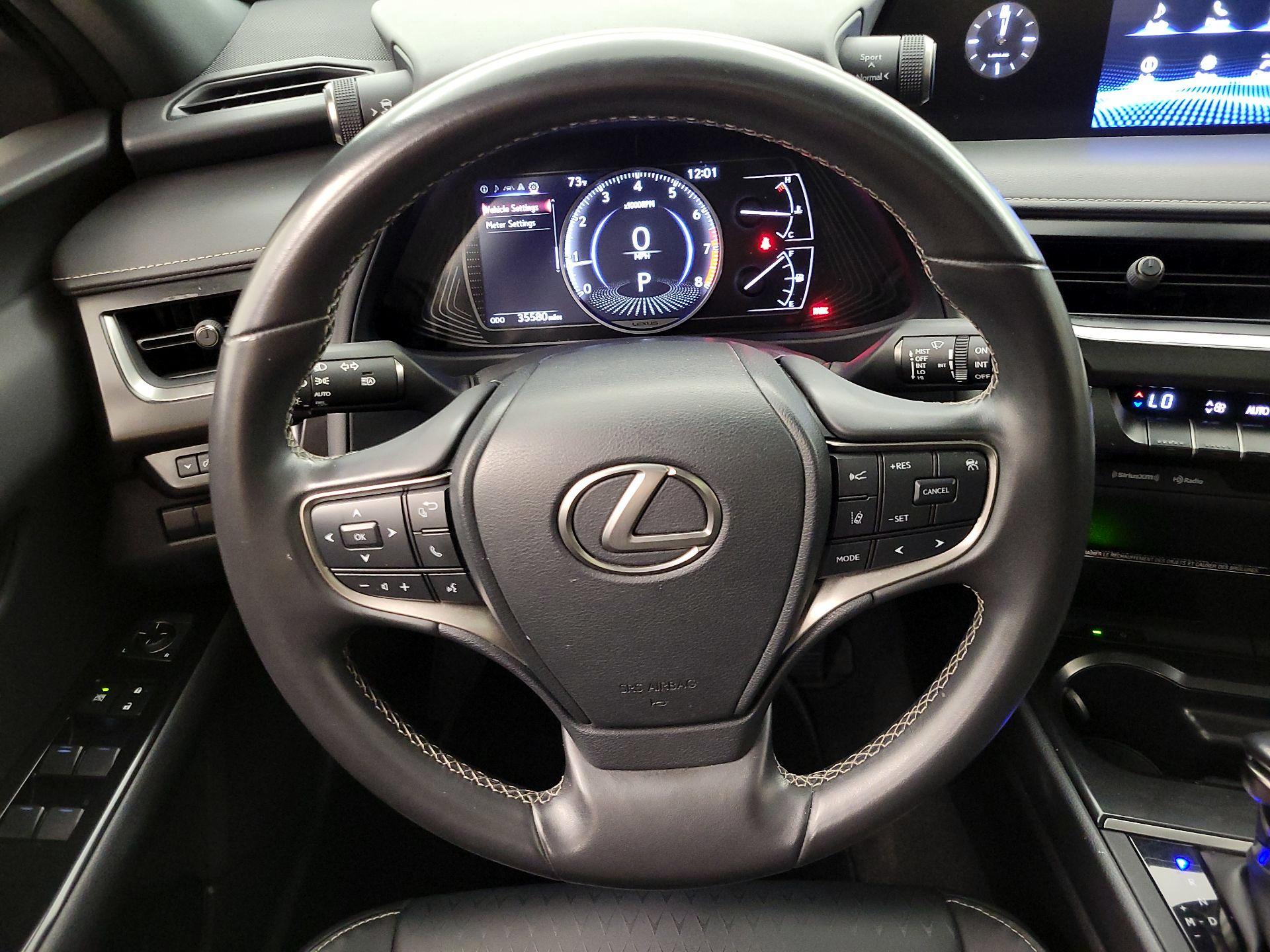 Thumbnail: 2022 Lexus UX - 10
