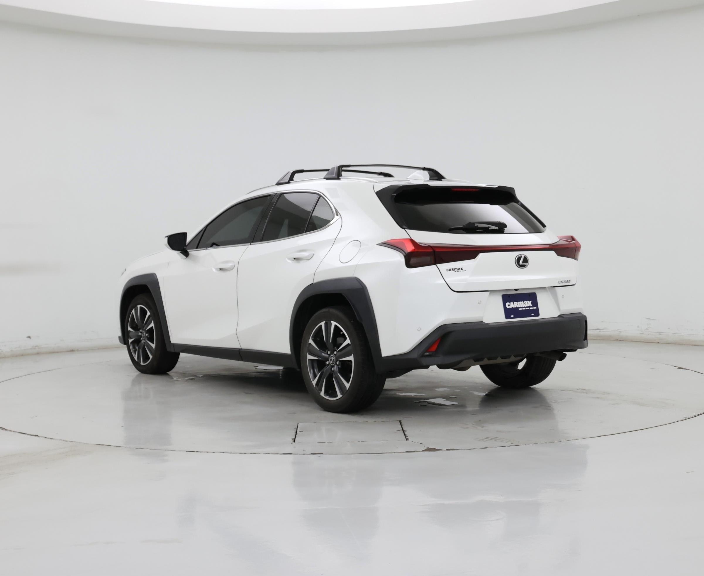 Thumbnail: 2022 Lexus UX - 2
