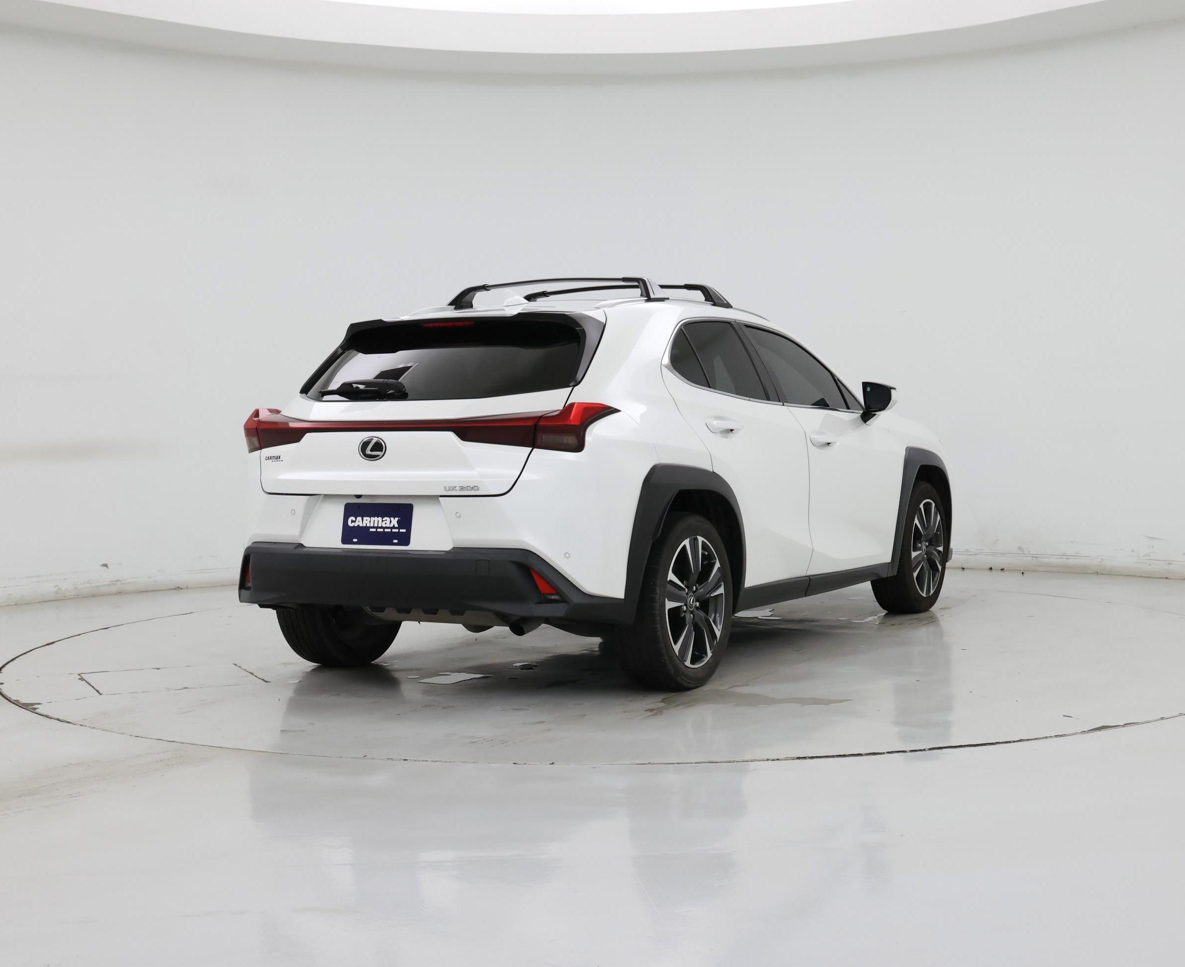 Thumbnail: 2022 Lexus UX - 8