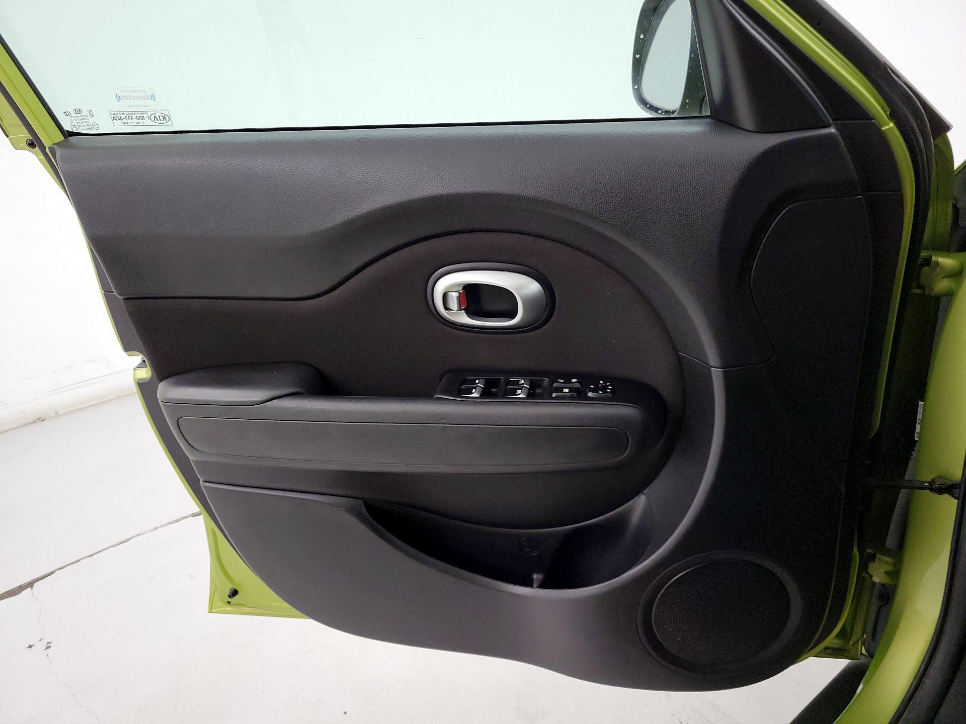 Thumbnail: 2019 Kia Soul - 12