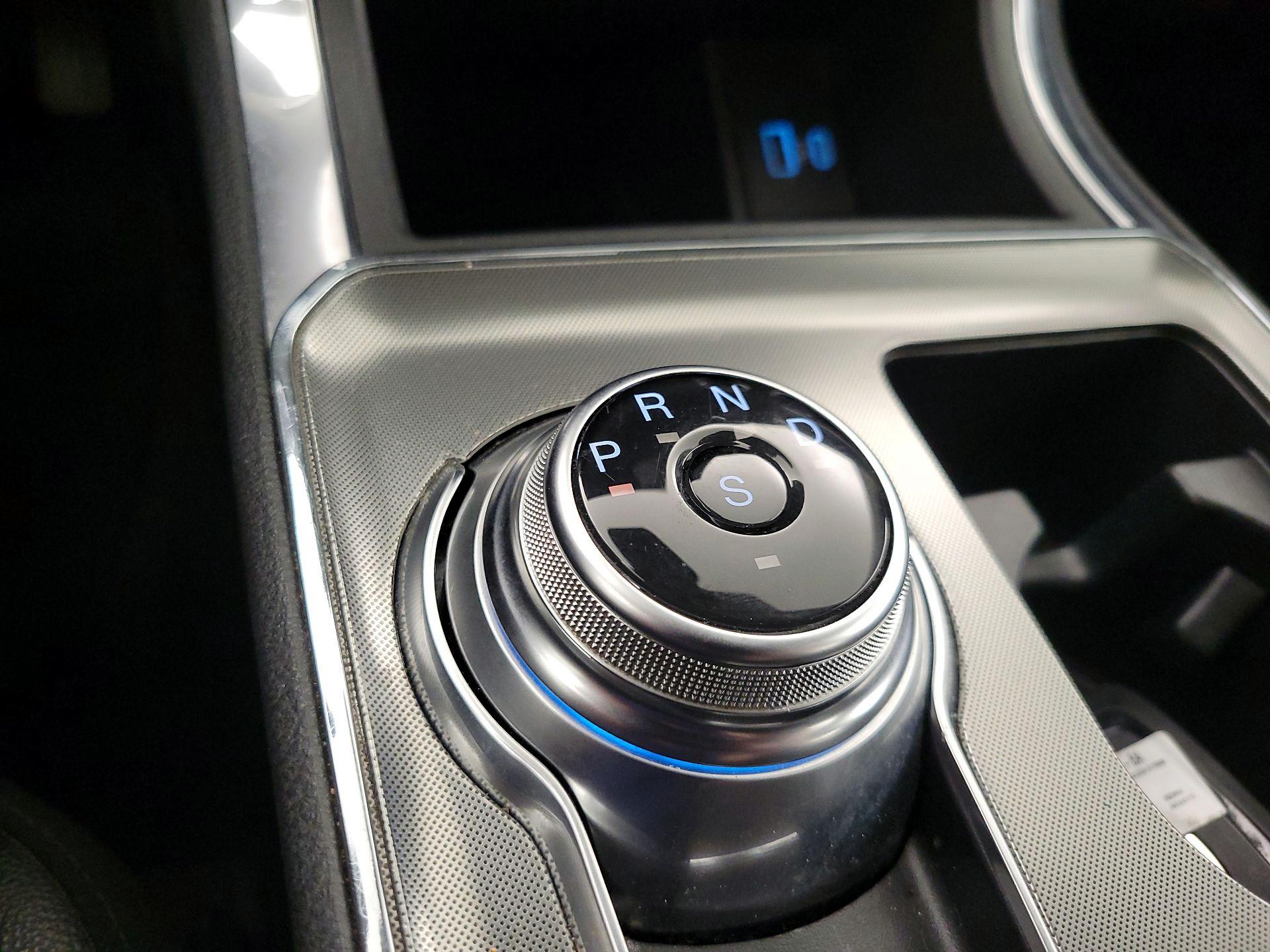 Thumbnail: 2022 Ford Edge - 17