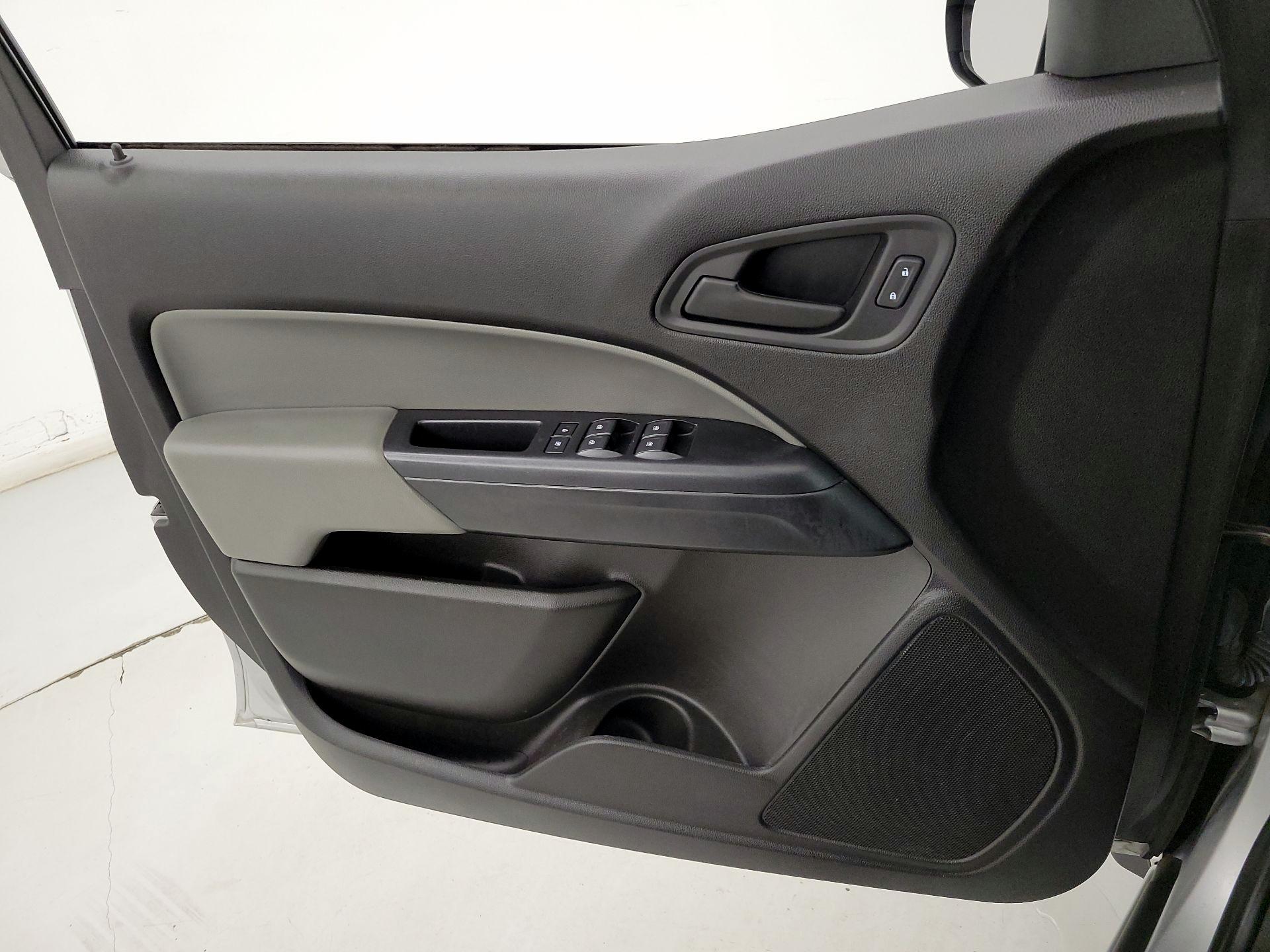 Thumbnail: 2019 Chevrolet Colorado - 12