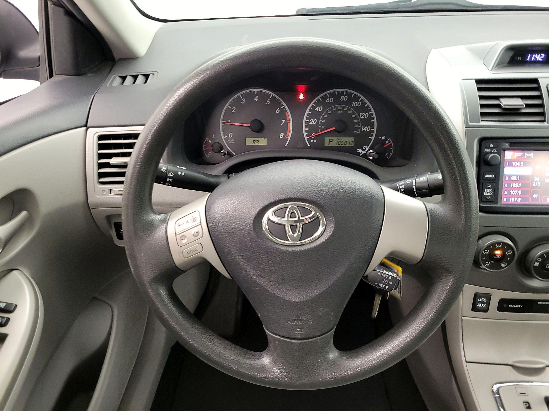 Thumbnail: 2013 Toyota Corolla - 10