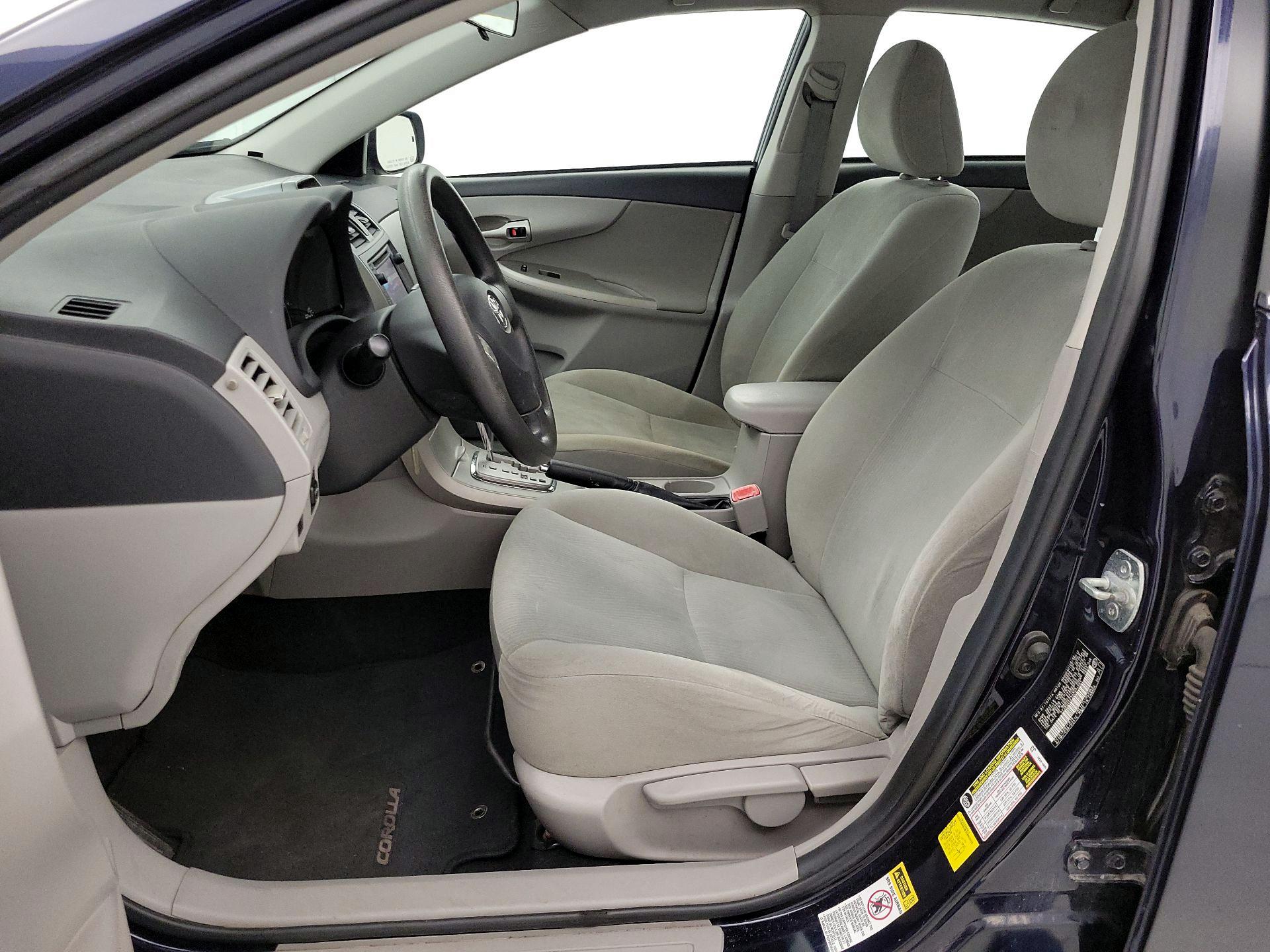 Thumbnail: 2013 Toyota Corolla - 11