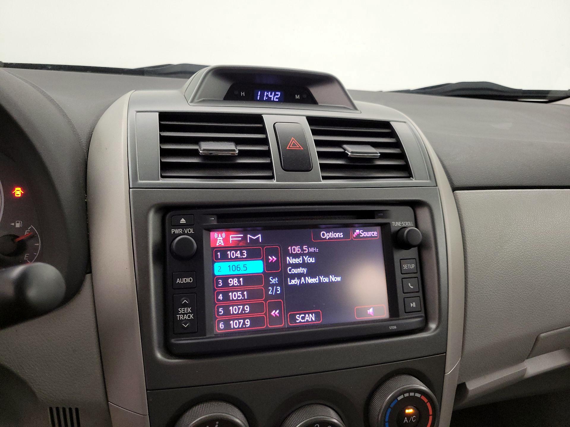 Thumbnail: 2013 Toyota Corolla - 14