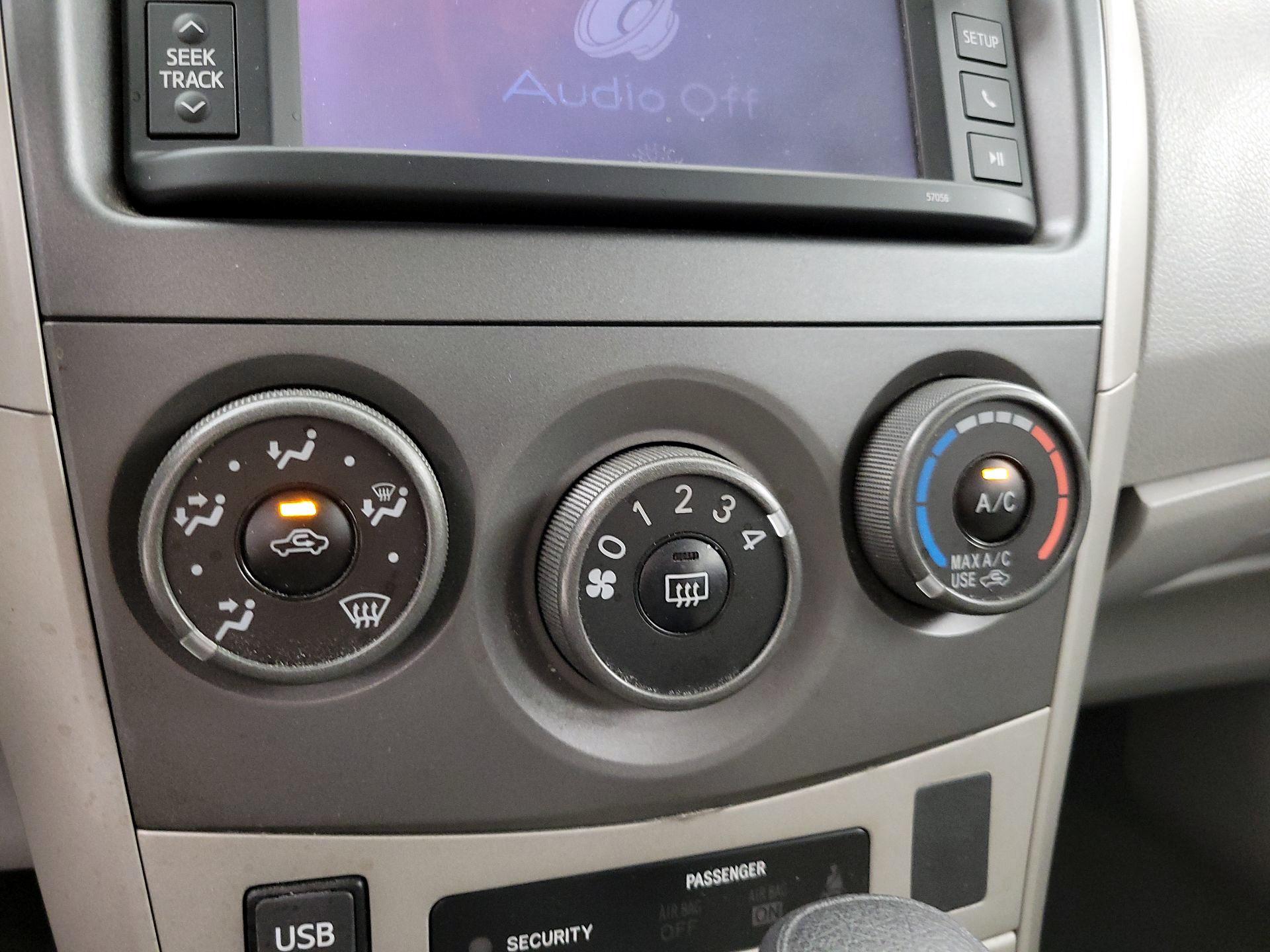 Thumbnail: 2013 Toyota Corolla - 15