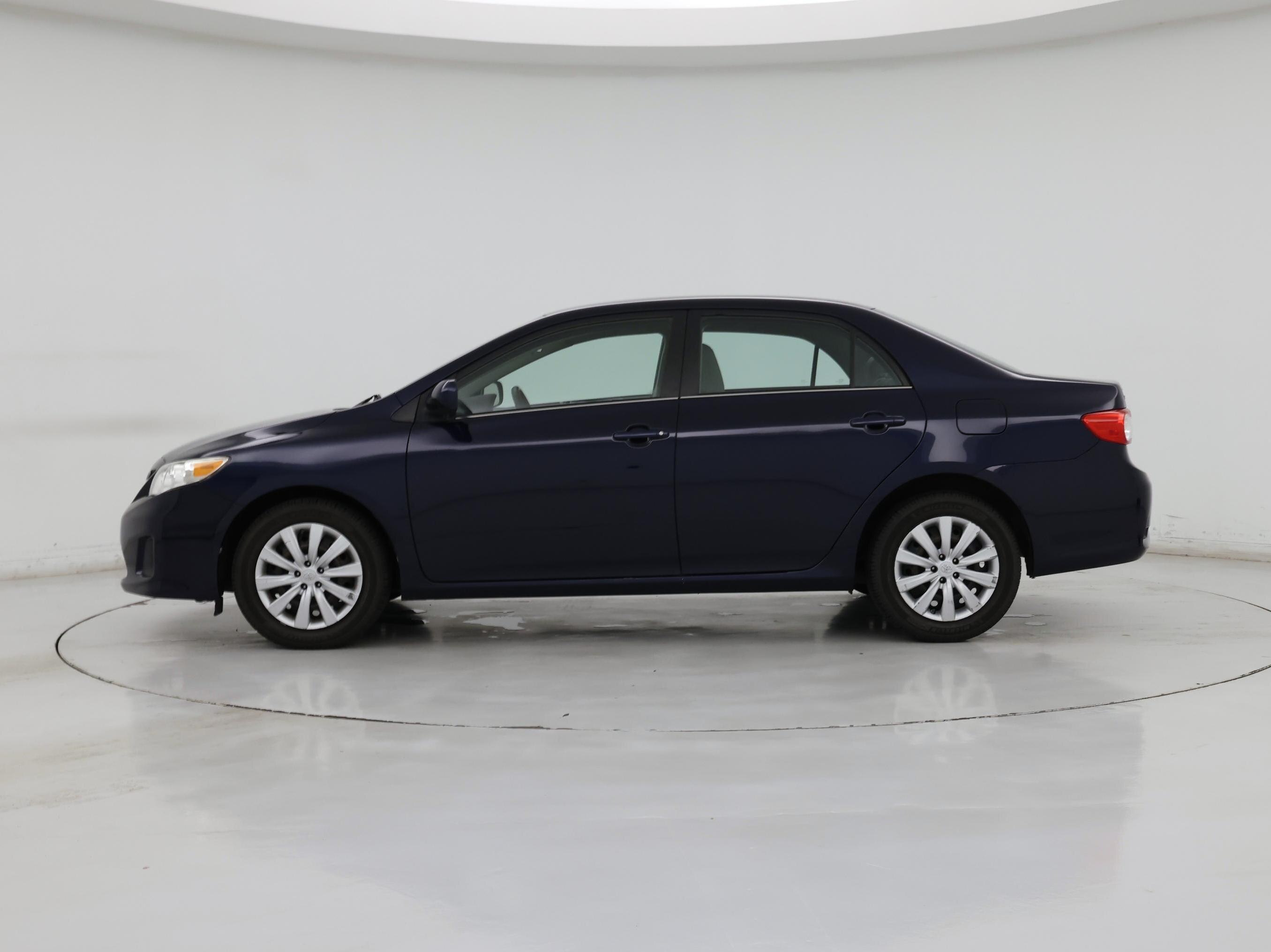 Thumbnail: 2013 Toyota Corolla - 3