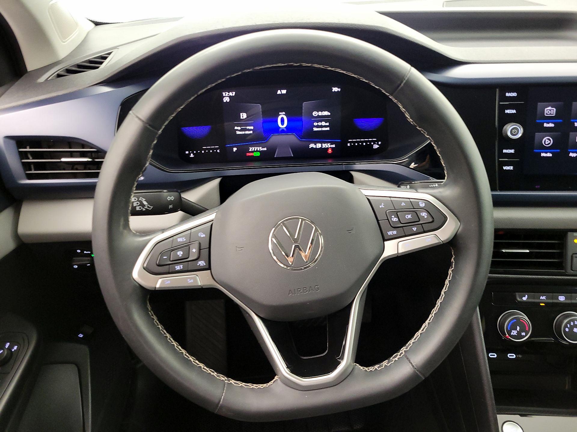 Thumbnail: 2023 Volkswagen Taos - 10