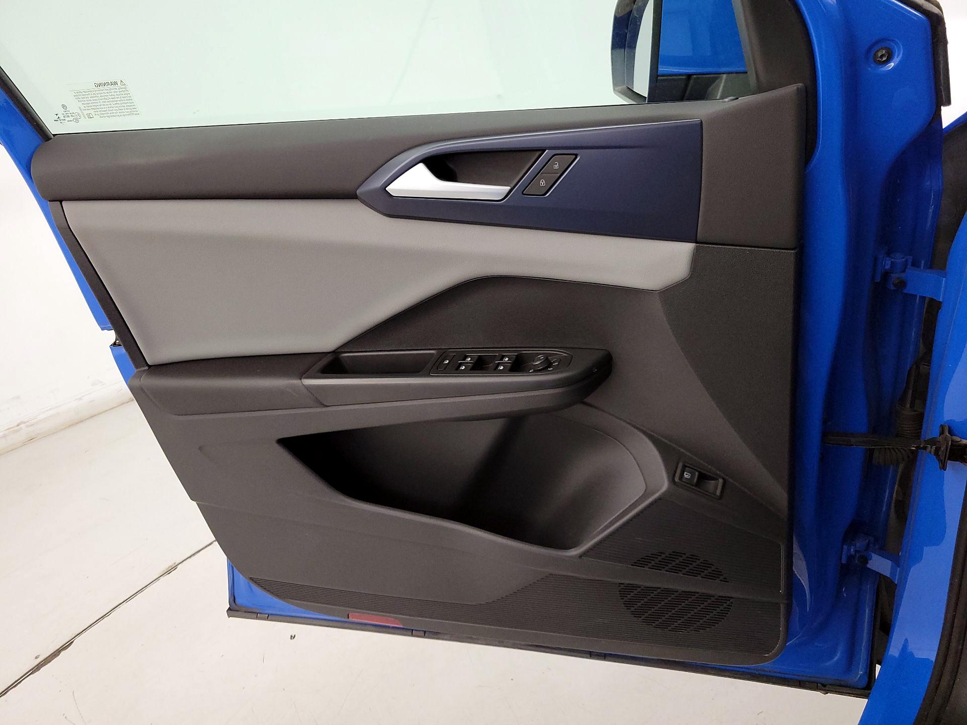 Thumbnail: 2022 Volkswagen Taos - 12