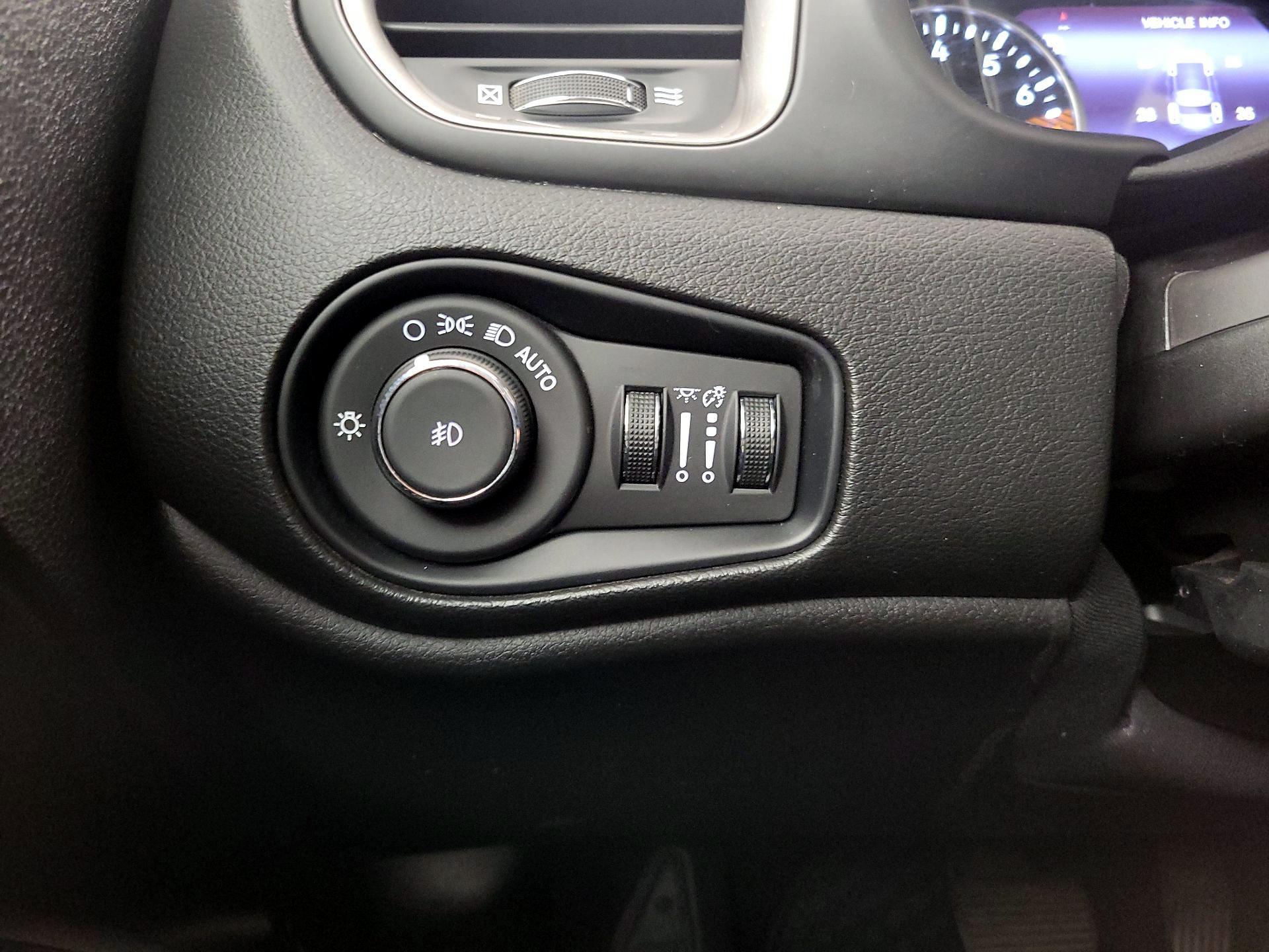 Thumbnail: 2022 Jeep Renegade - 13