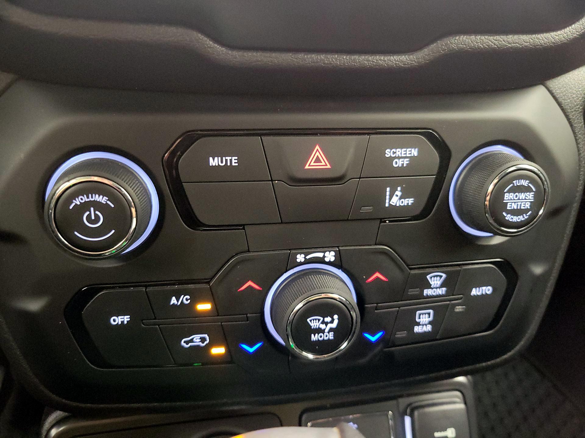 Thumbnail: 2022 Jeep Renegade - 17