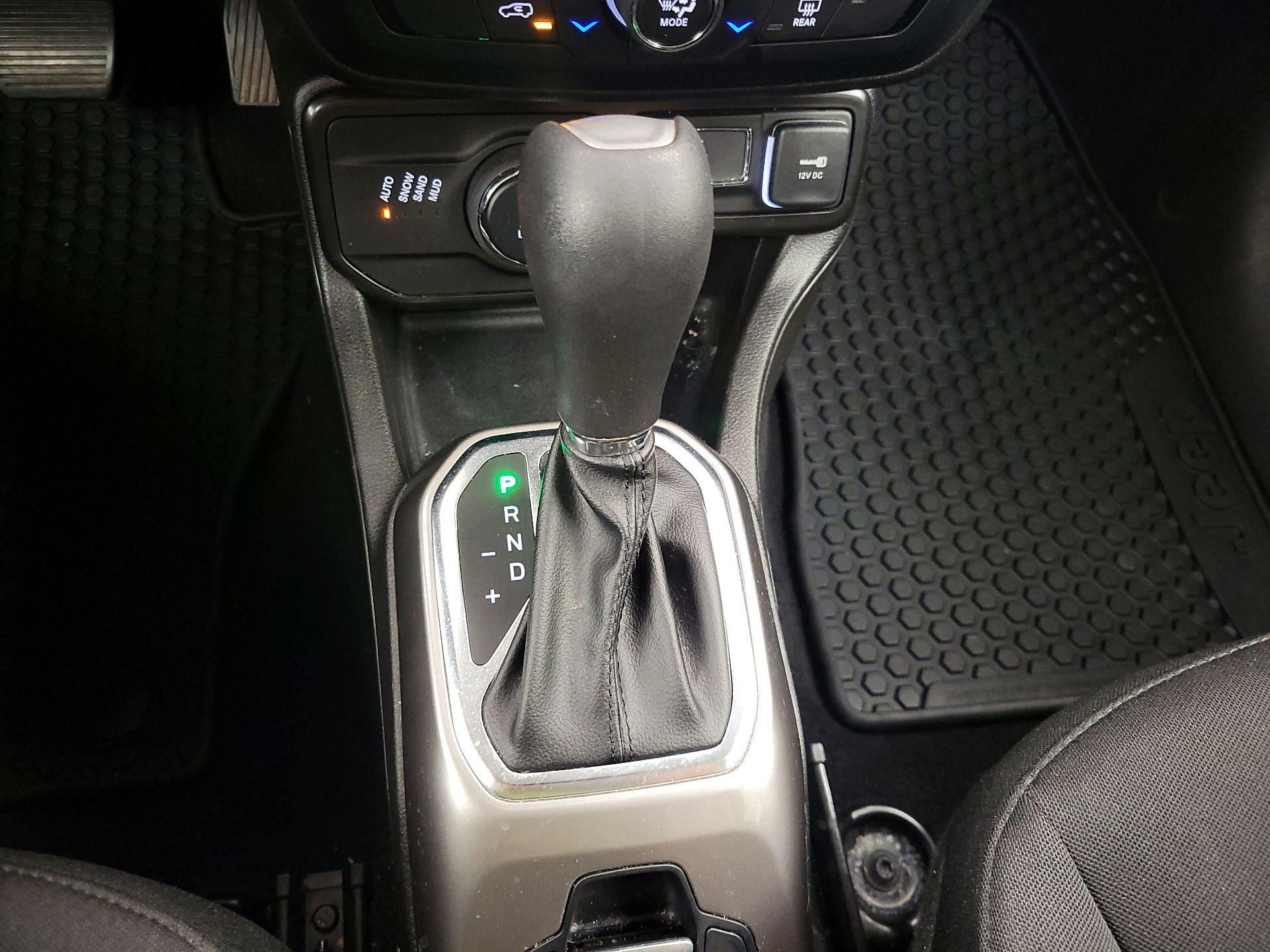 Thumbnail: 2022 Jeep Renegade - 18