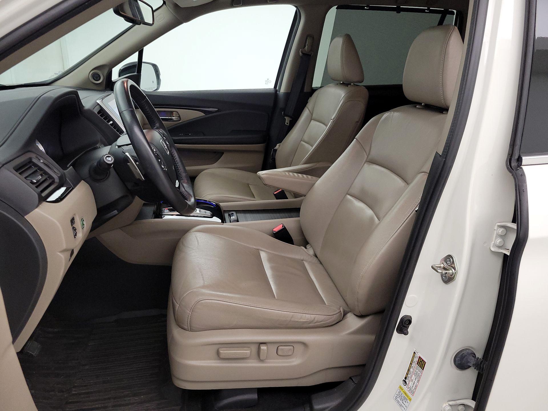 Thumbnail: 2016 Honda Pilot - 11
