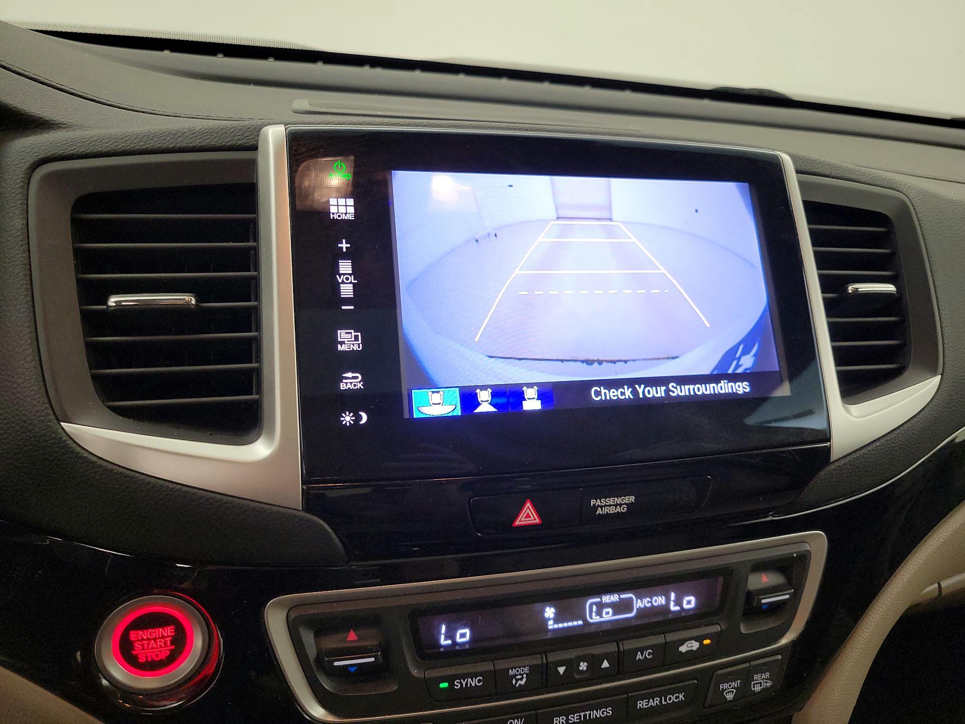 Thumbnail: 2016 Honda Pilot - 15