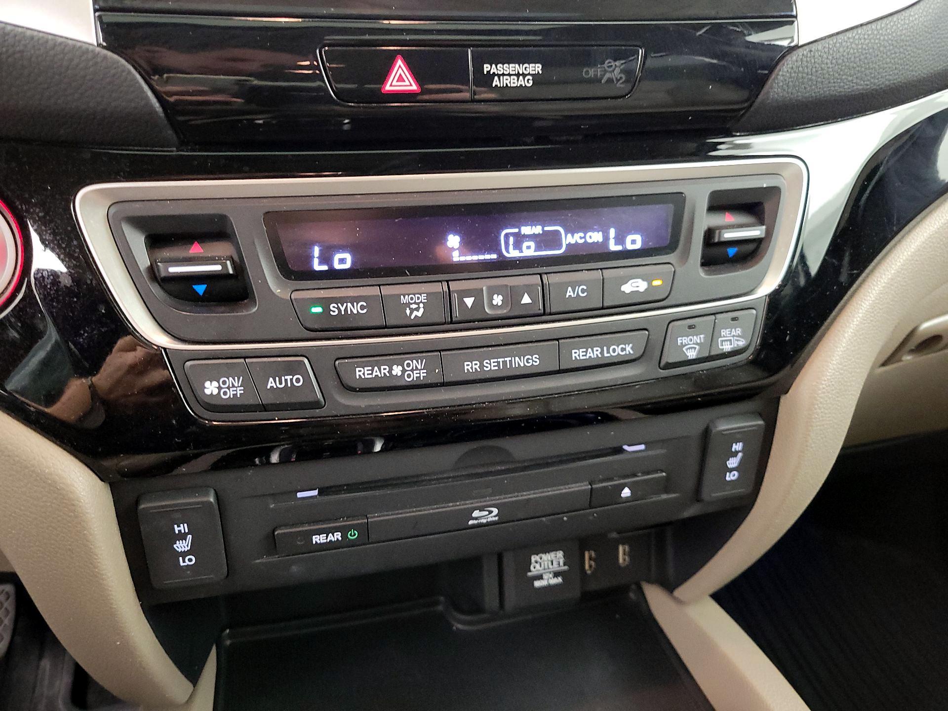 Thumbnail: 2016 Honda Pilot - 17