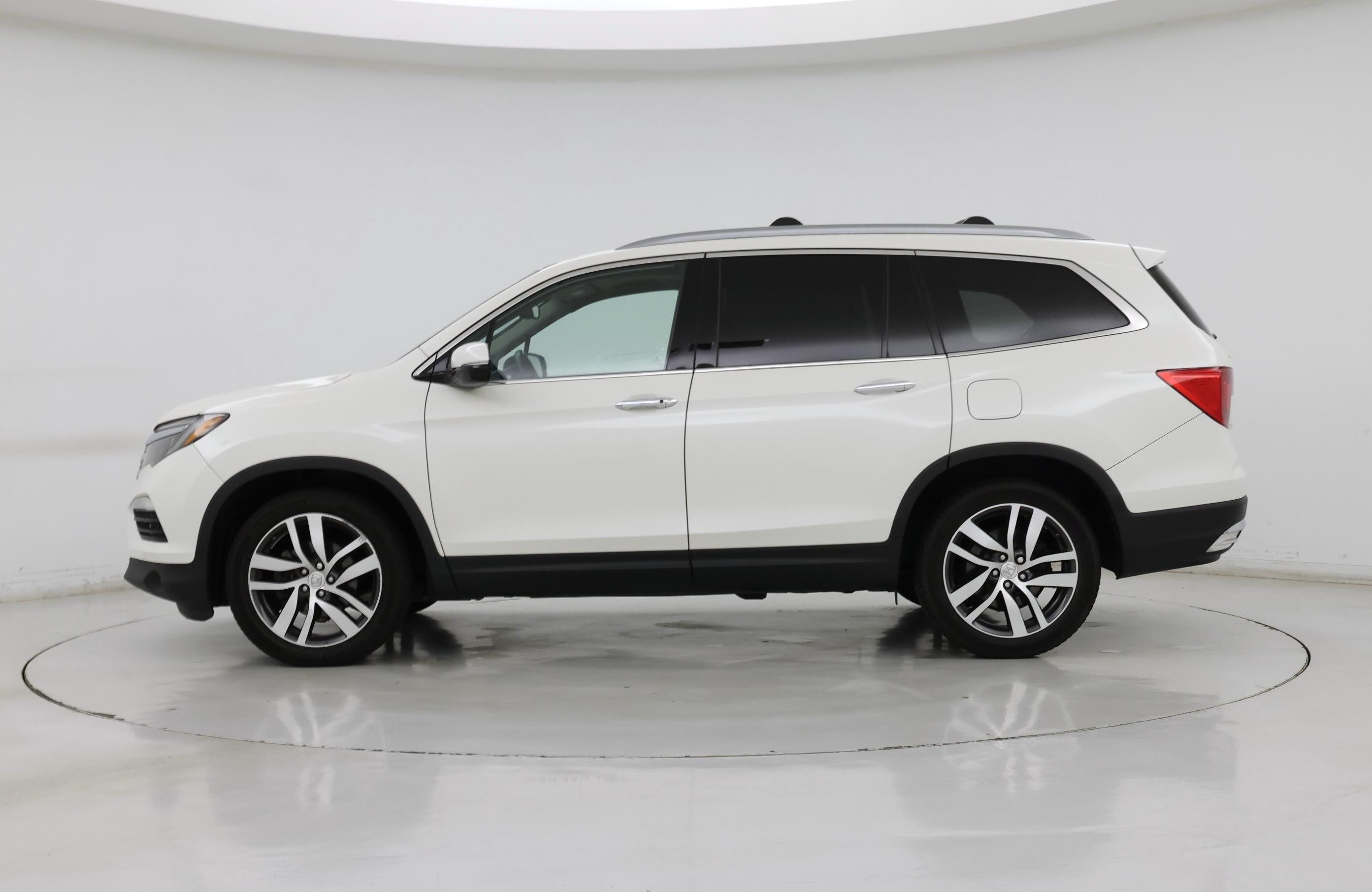 Thumbnail: 2016 Honda Pilot - 3