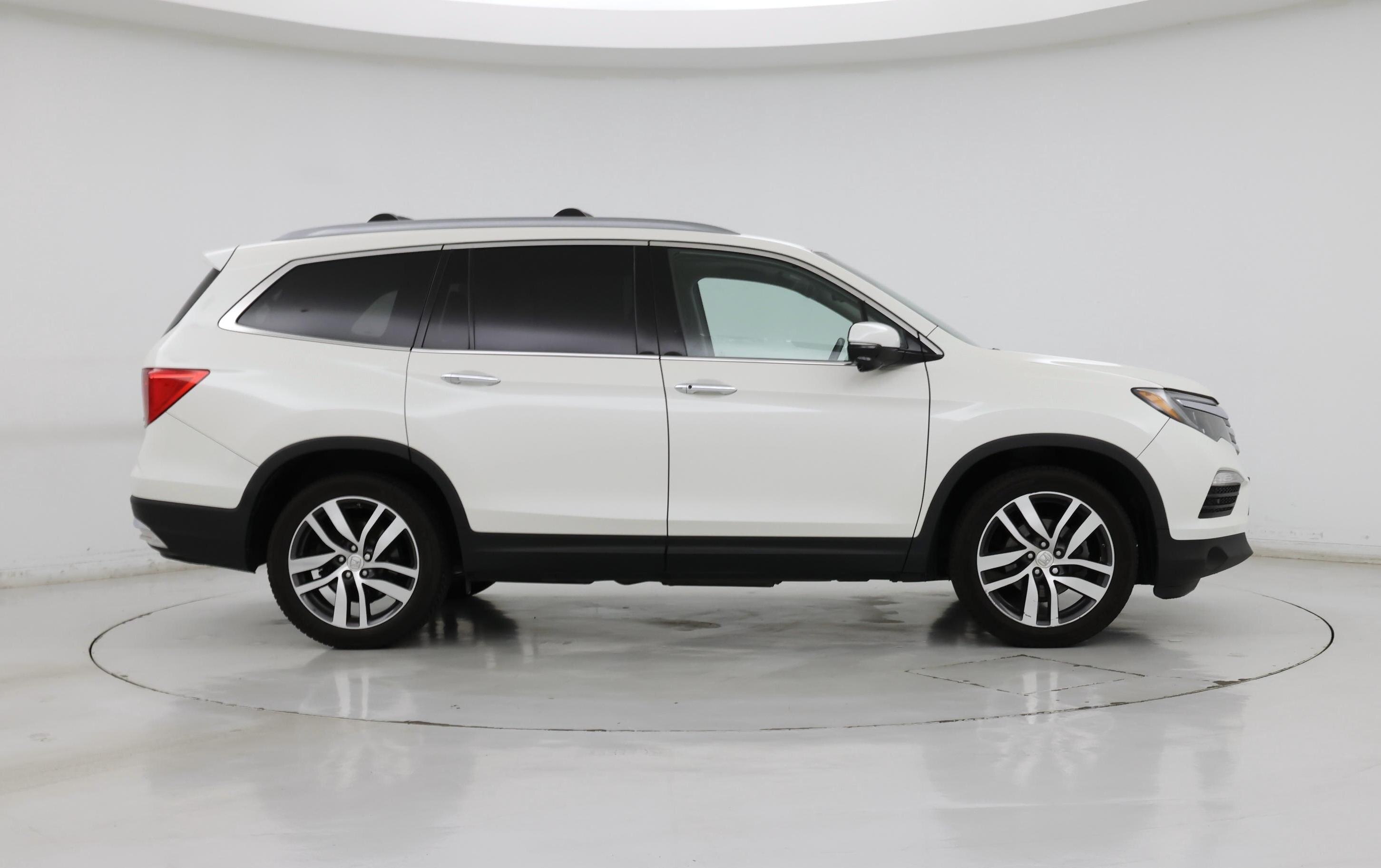 Thumbnail: 2016 Honda Pilot - 7