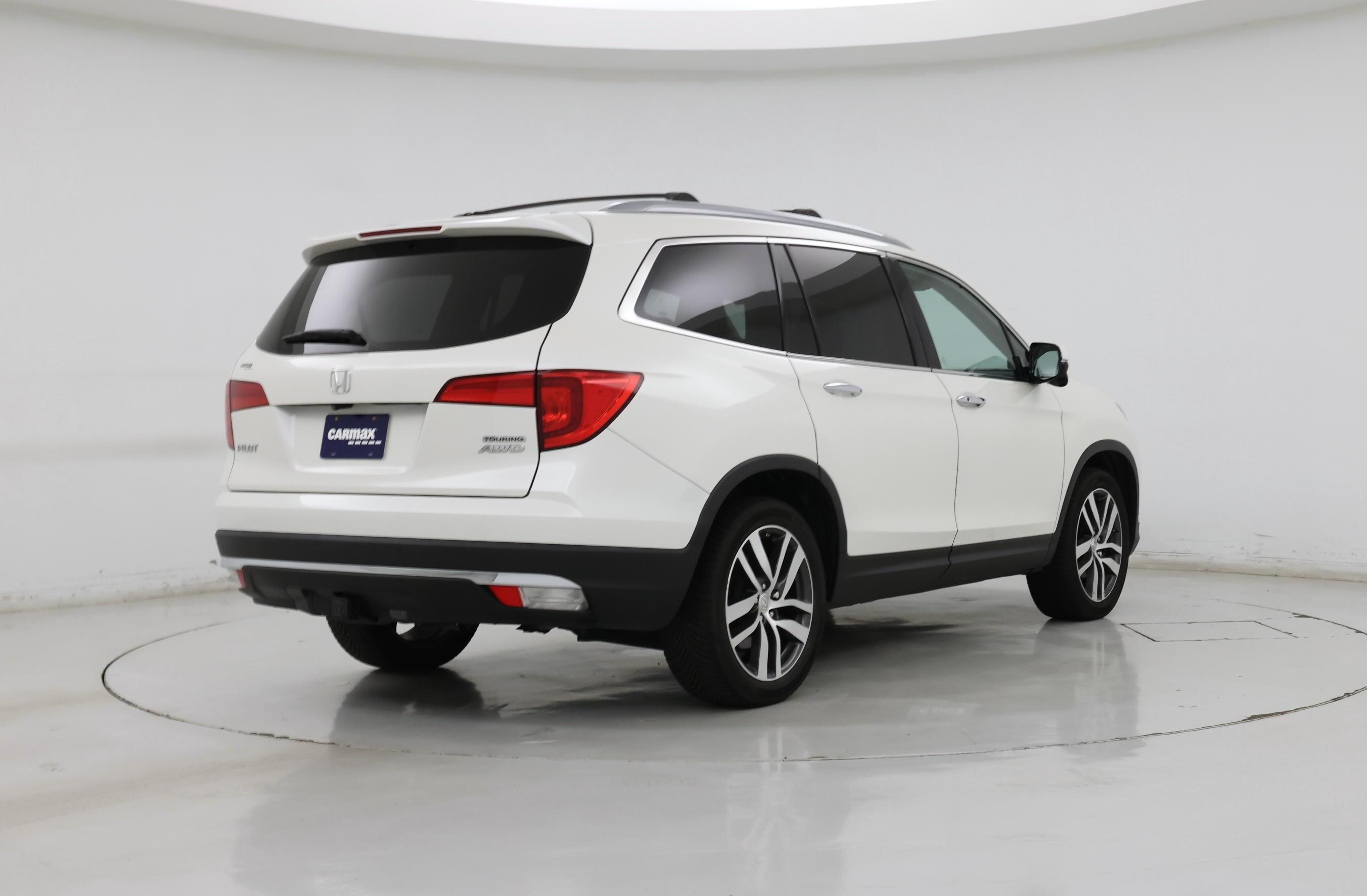 Thumbnail: 2016 Honda Pilot - 8