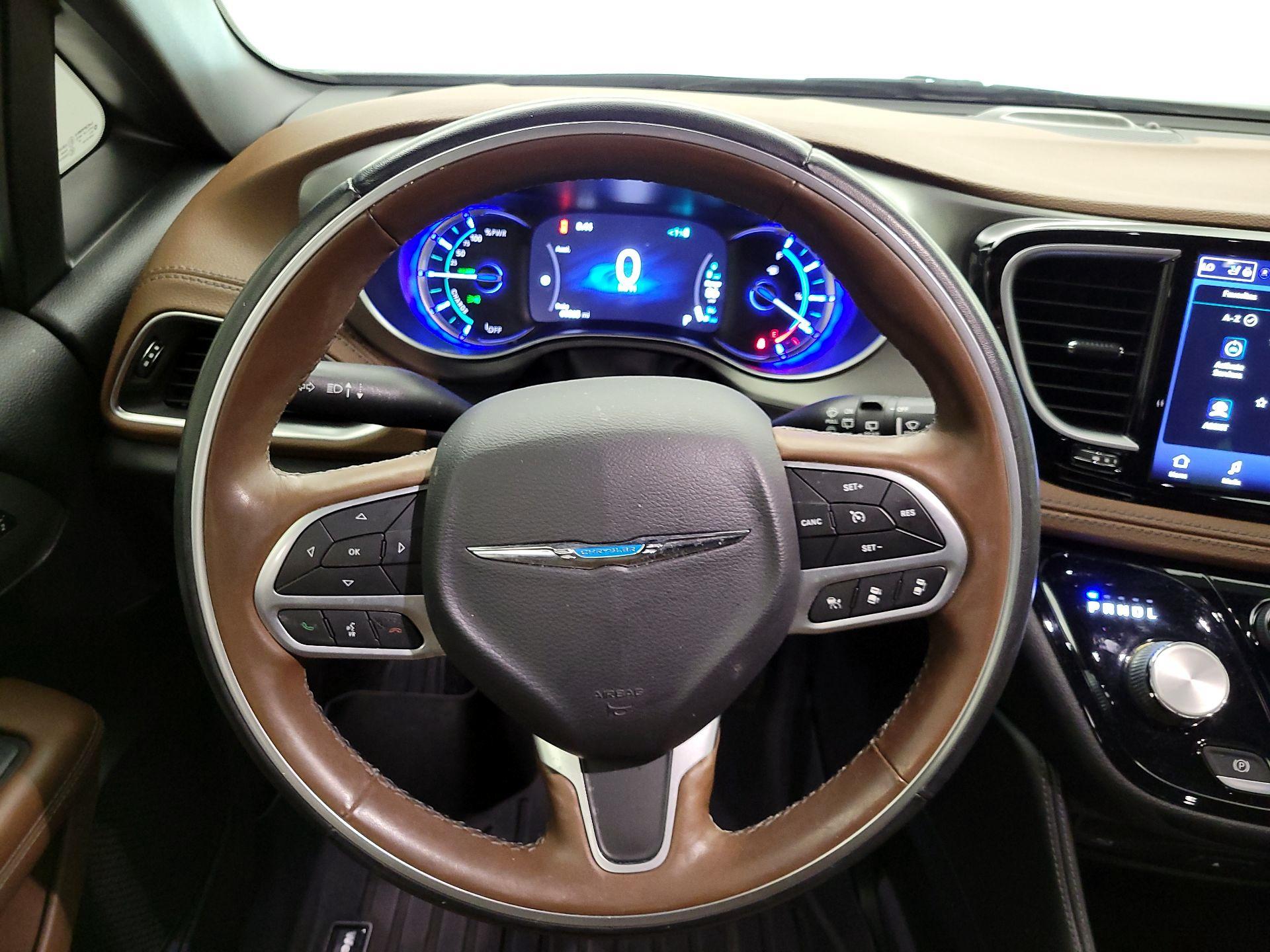 Thumbnail: 2021 Chrysler Pacifica - 10