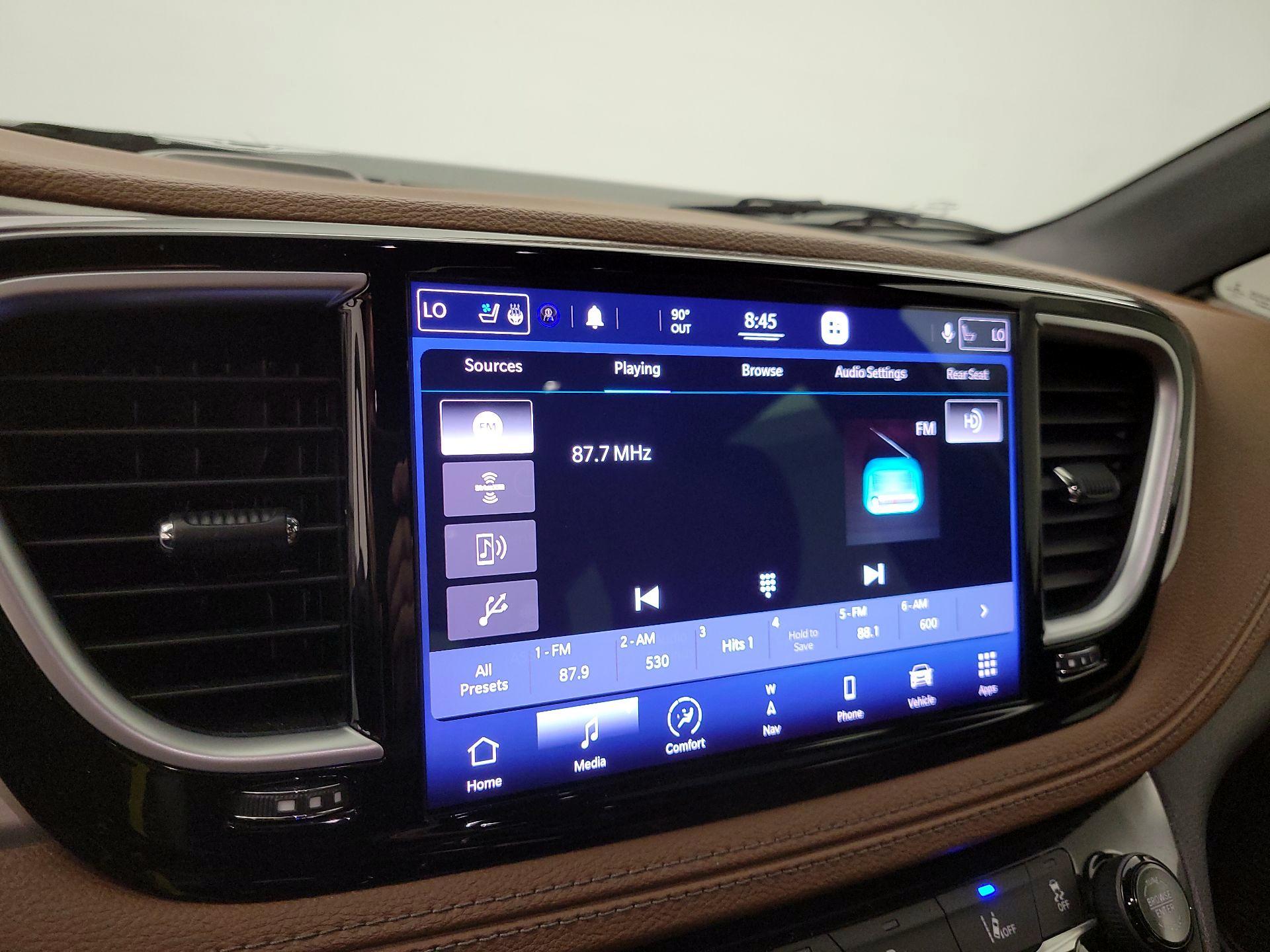 Thumbnail: 2021 Chrysler Pacifica - 16