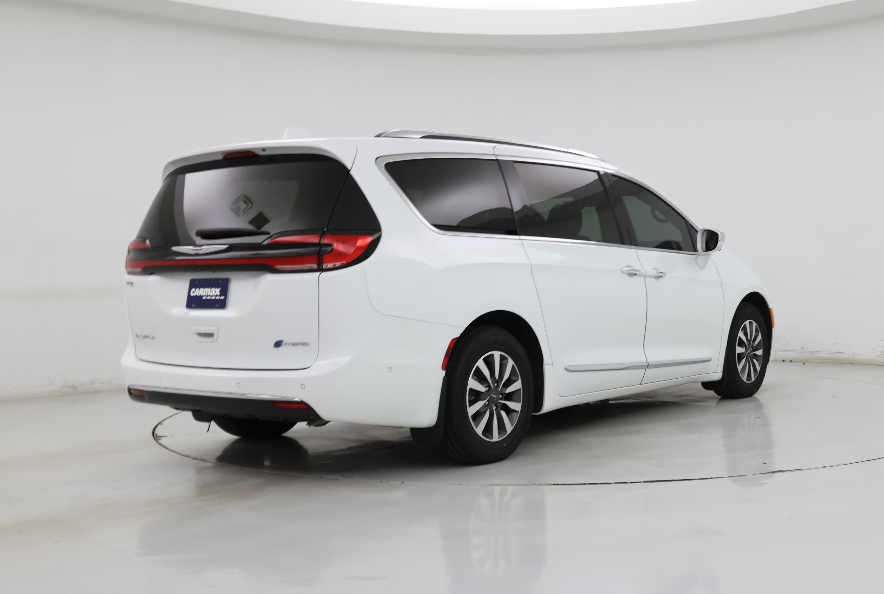 Thumbnail: 2021 Chrysler Pacifica - 8