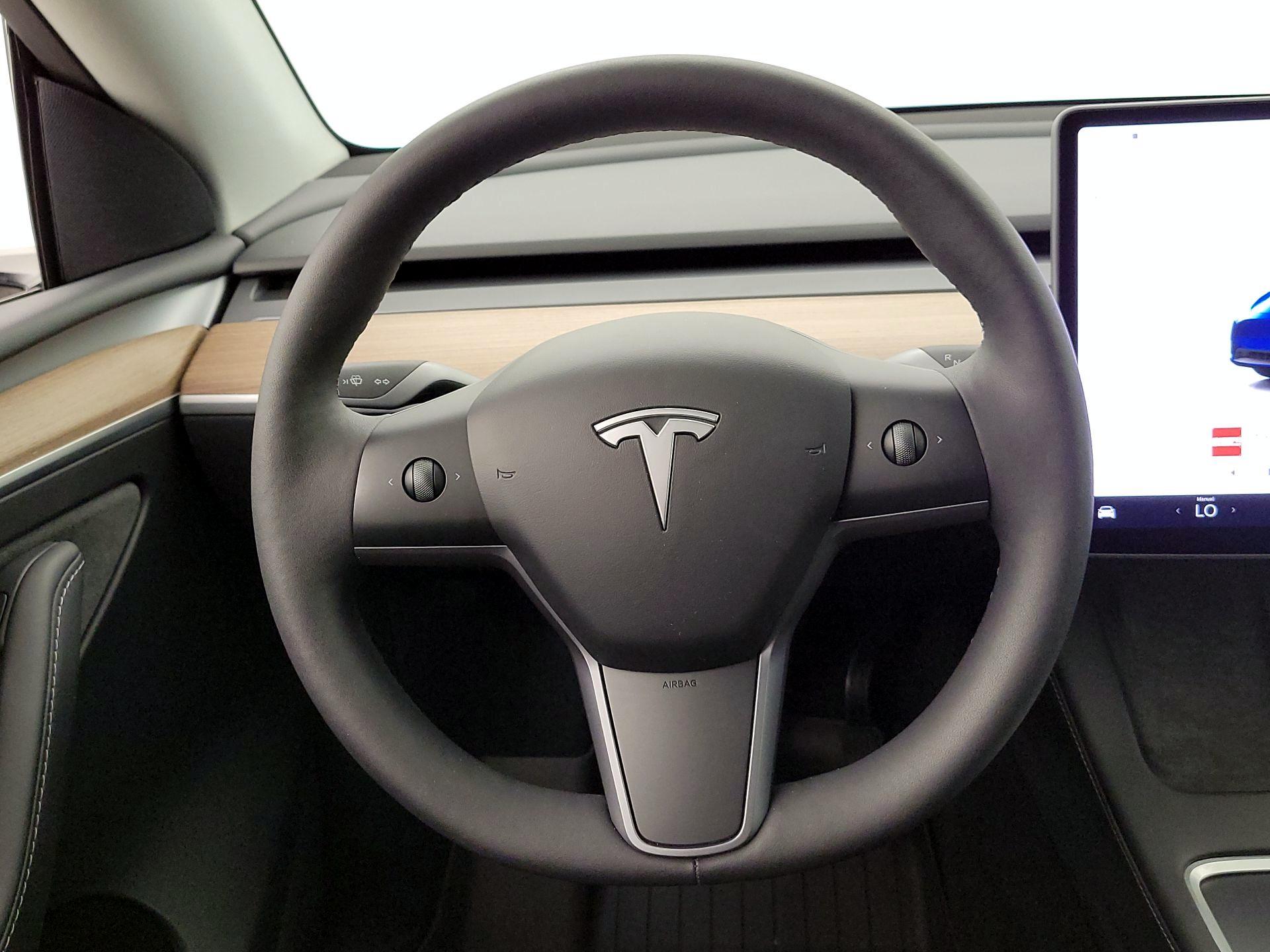 Thumbnail: 2023 Tesla Model Y - 10