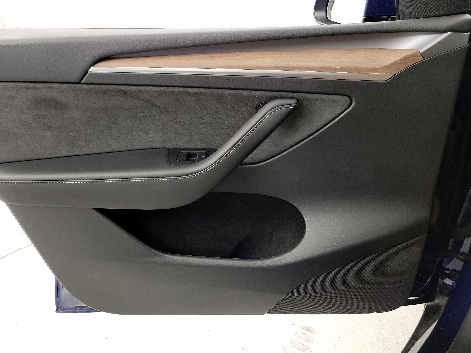 Thumbnail: 2023 Tesla Model Y - 12