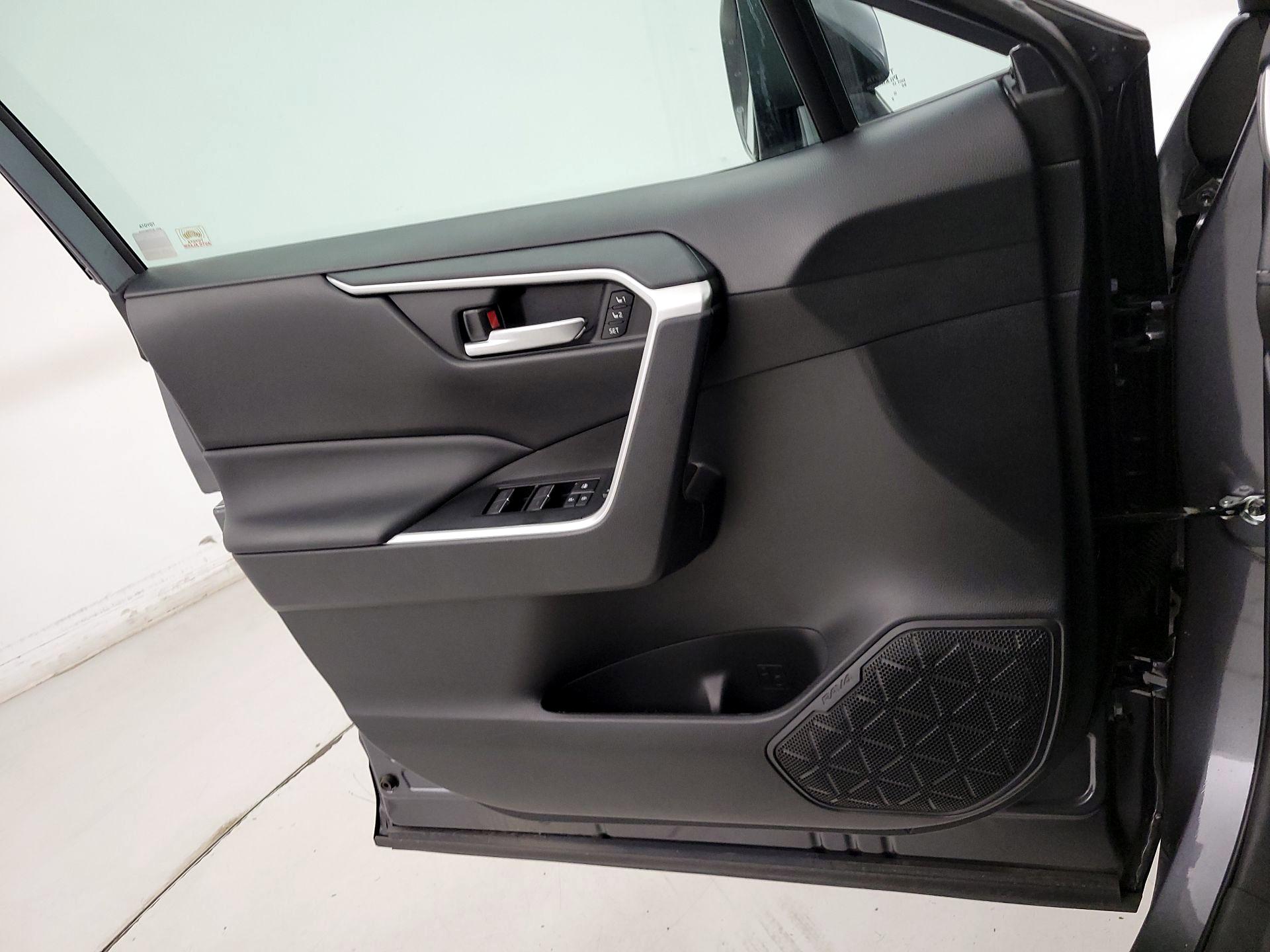 Thumbnail: 2023 Toyota RAV4 - 12