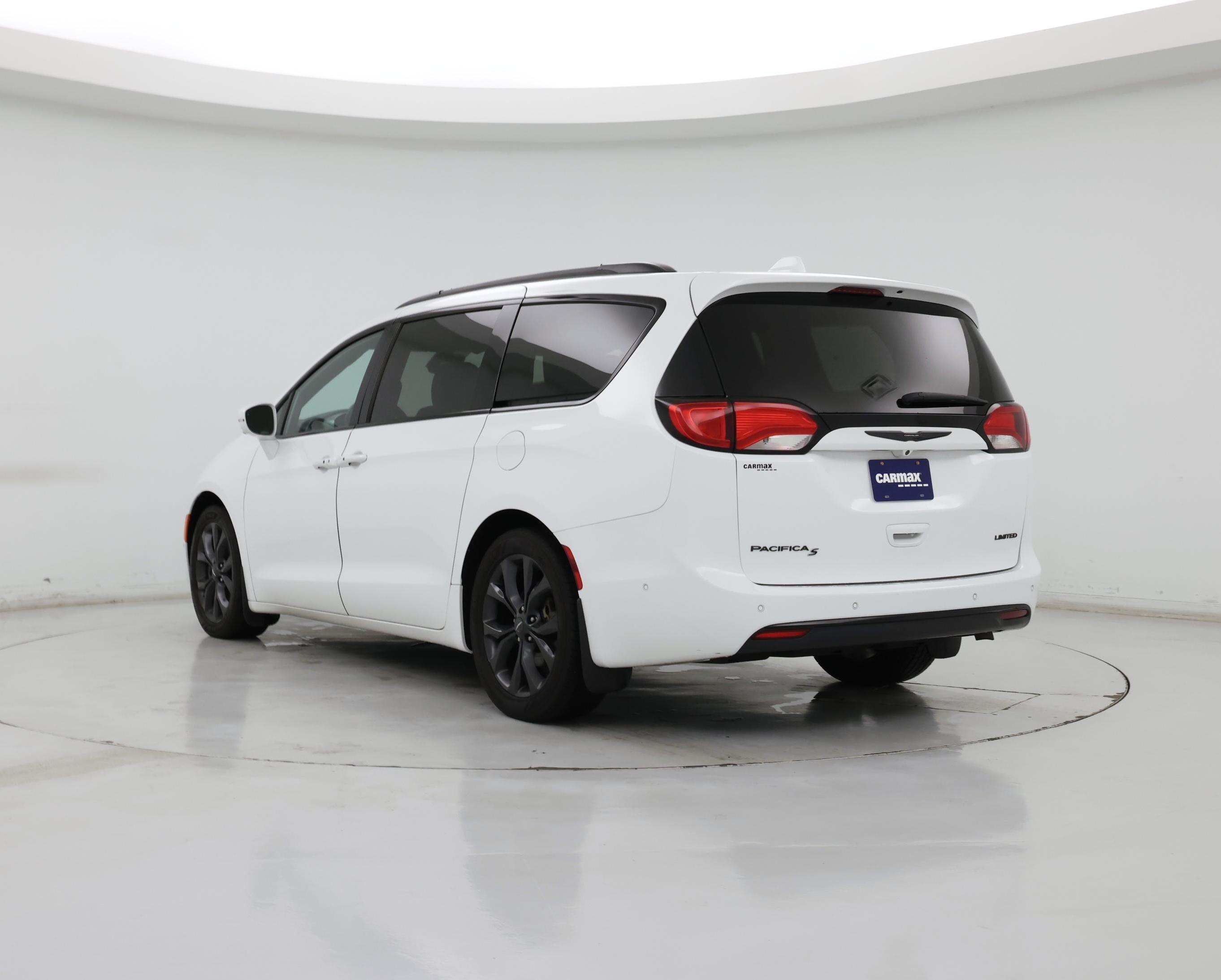 Thumbnail: 2019 Chrysler Pacifica - 2